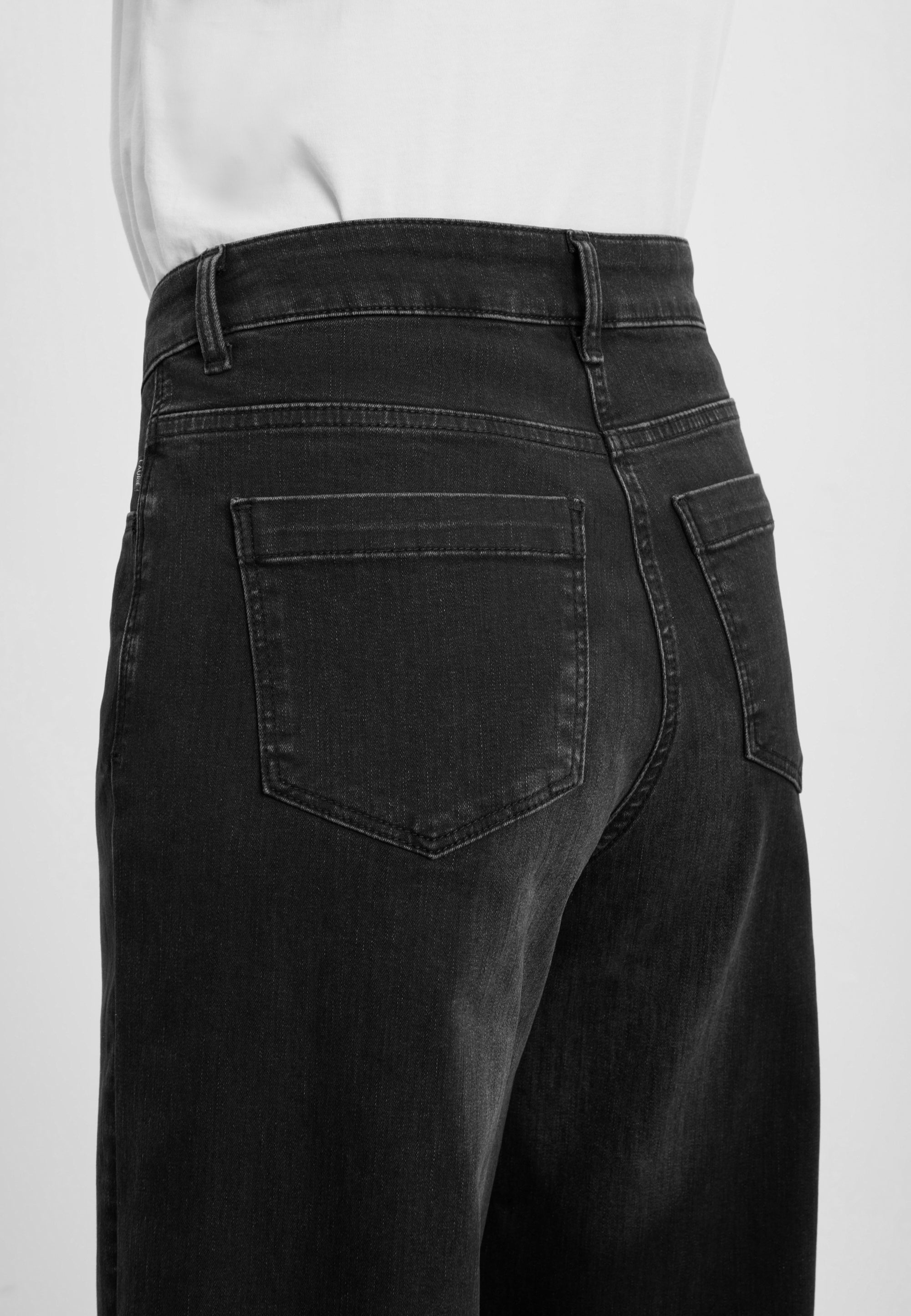 LAURIE Carol Loose - Medium Length Loose 99399 Washed Black Denim
