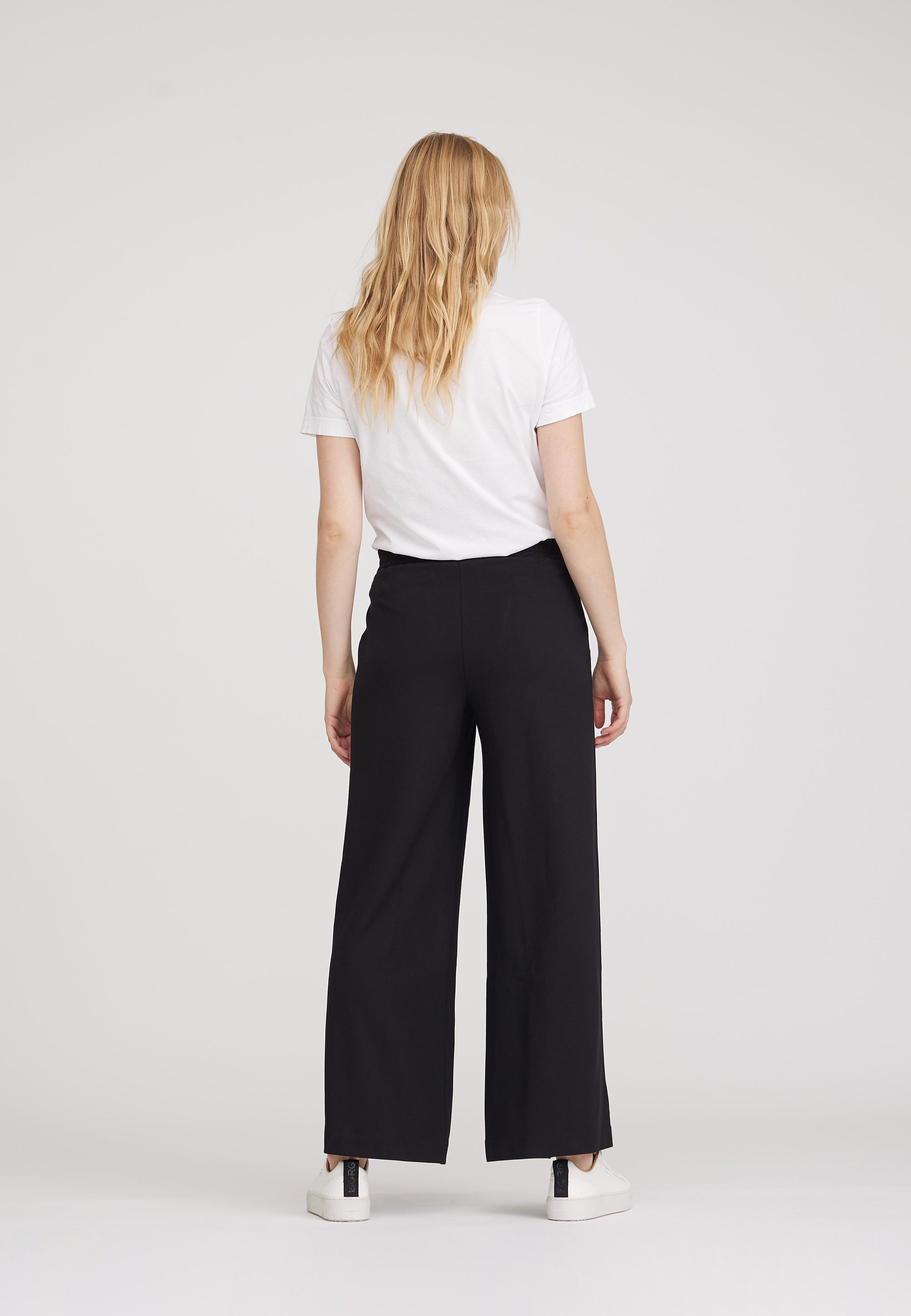 LAURIE Dicte Loose - Medium Length Trousers LOOSE 99147 Black