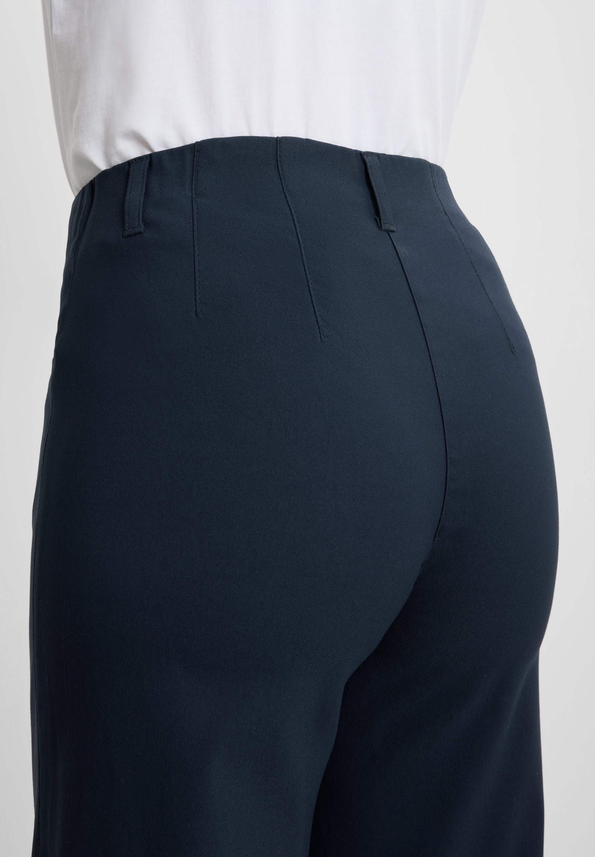 LAURIE Donna Loose - Medium Length Loose 49000 Navy