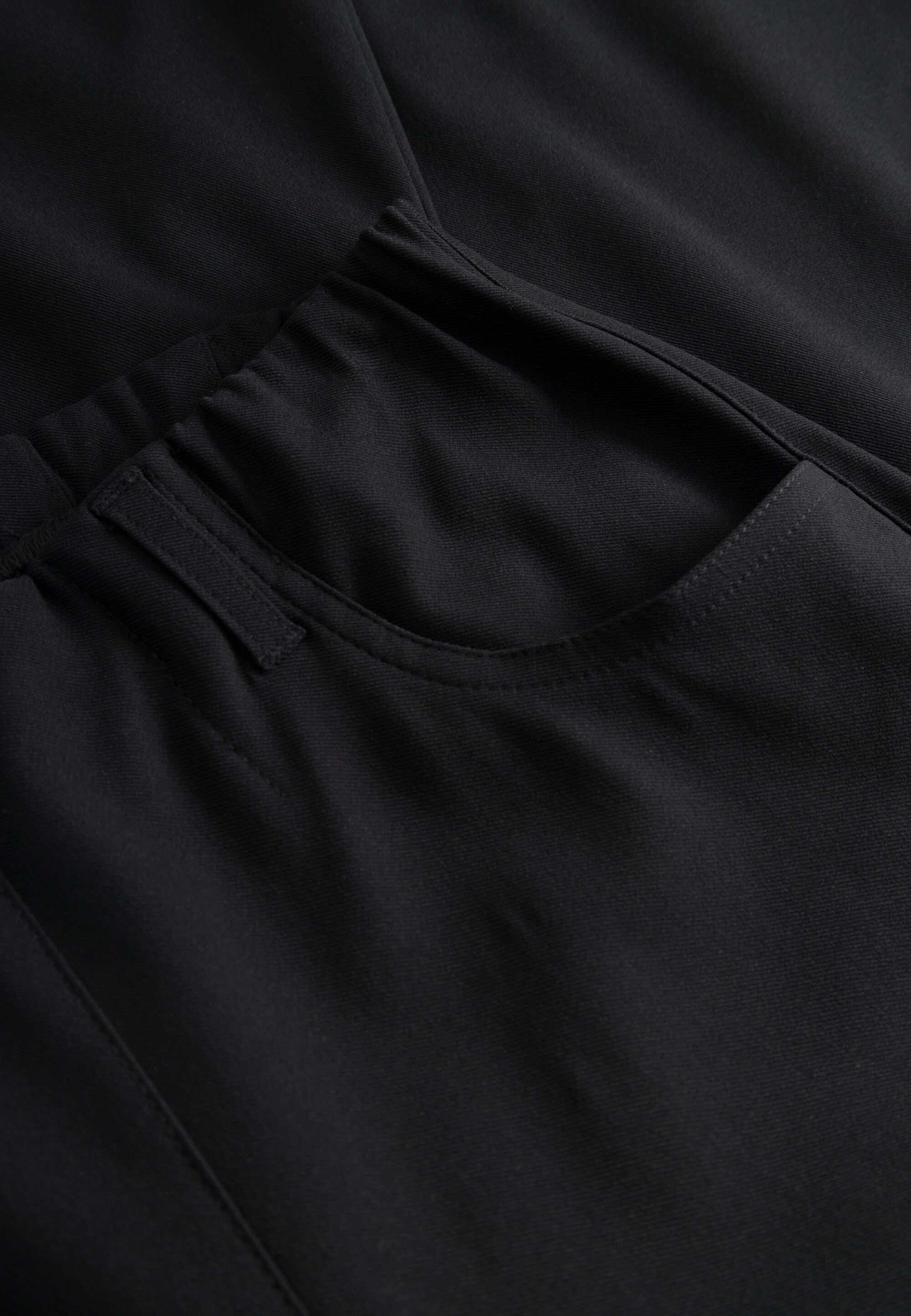 LAURIE Donna Loose - Medium Length Loose 99000 Black