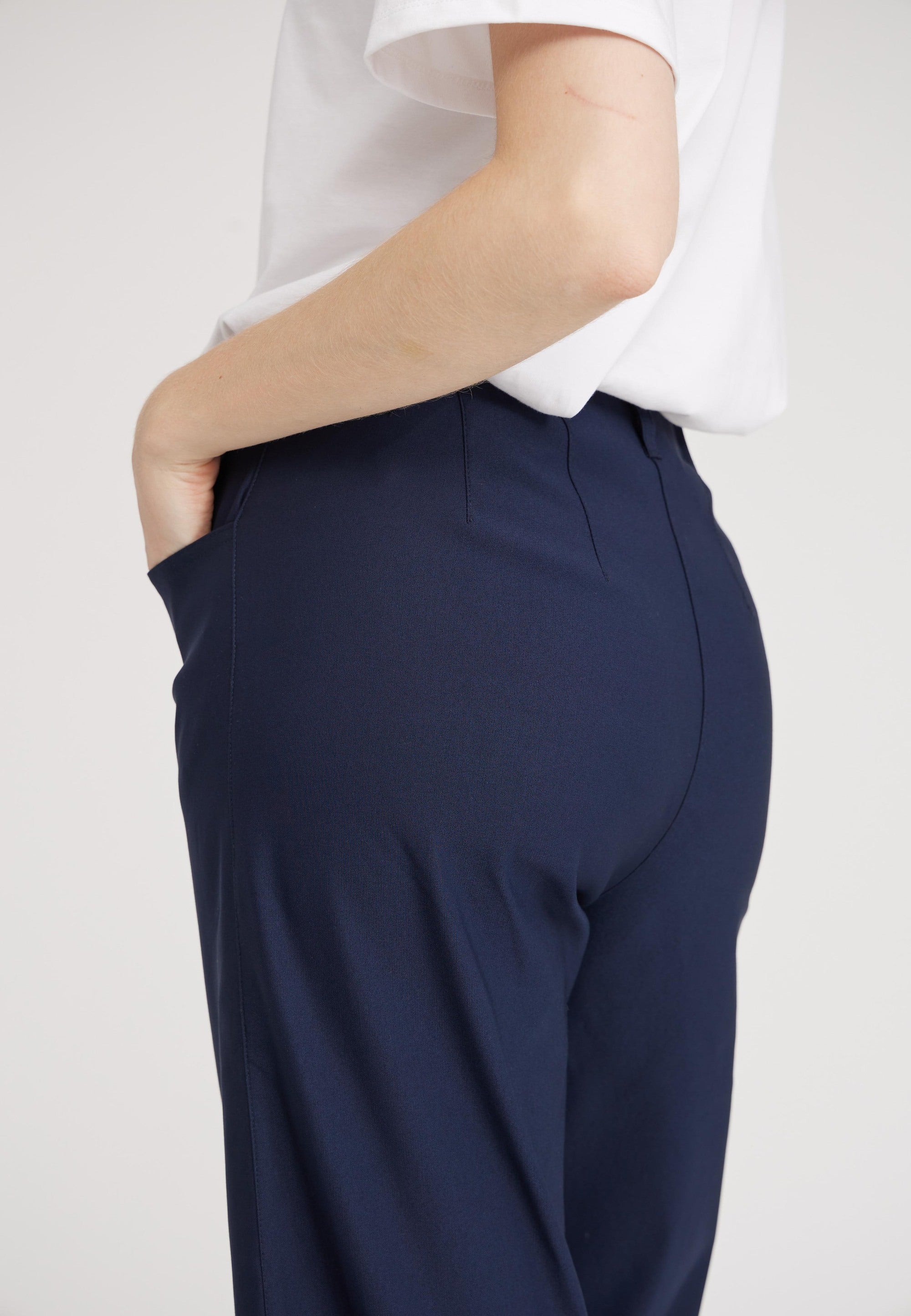 LAURIE Donna Loose Crop Loose 49000 Navy