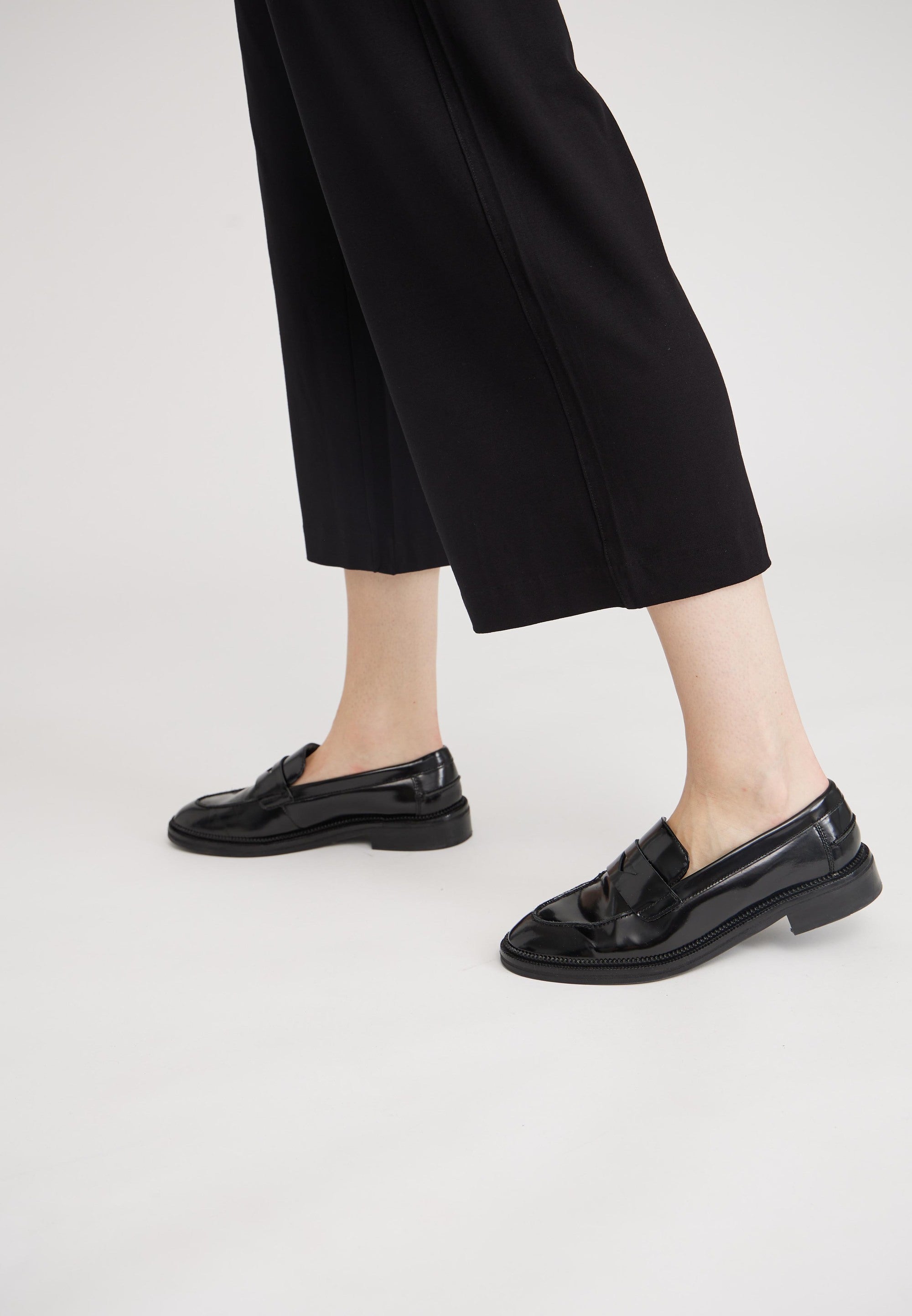 LAURIE Donna Loose Cropped Loose 99104 Black