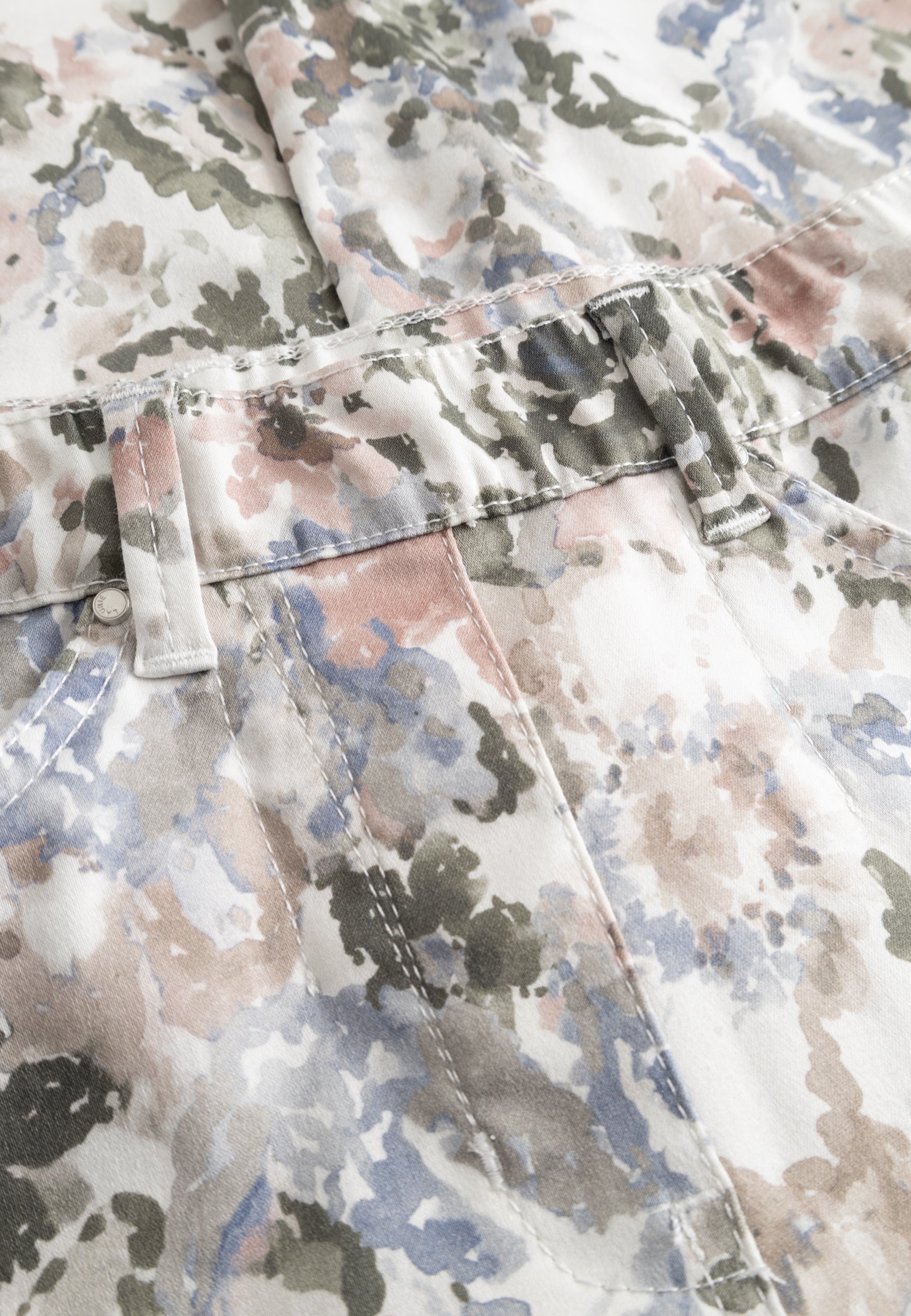 LAURIE Hannah Regular - Extra Short Length Regular 55140 Khaki watercolour print