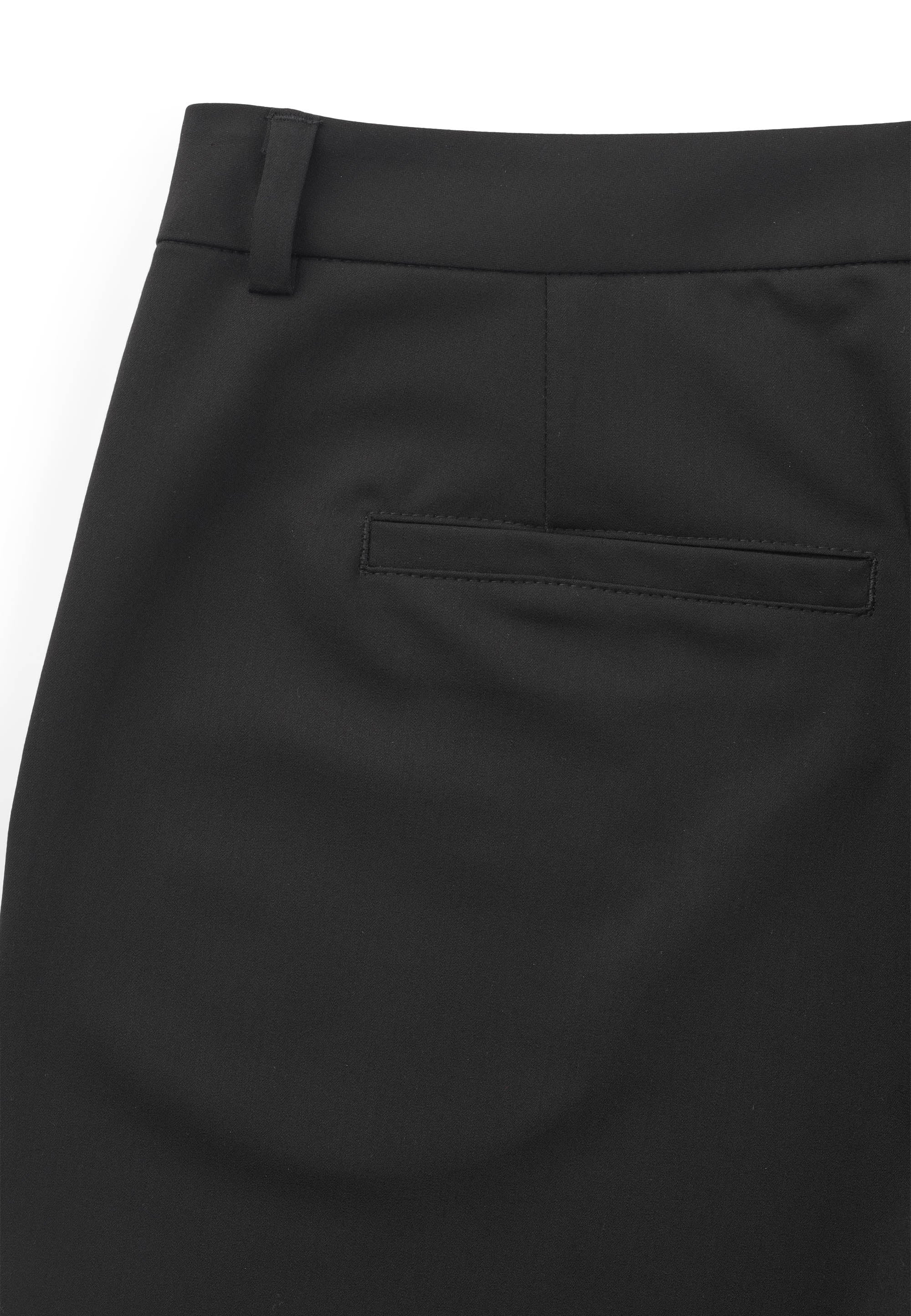 LAURIE Jo Straight Medium Length Straight 99000 Black