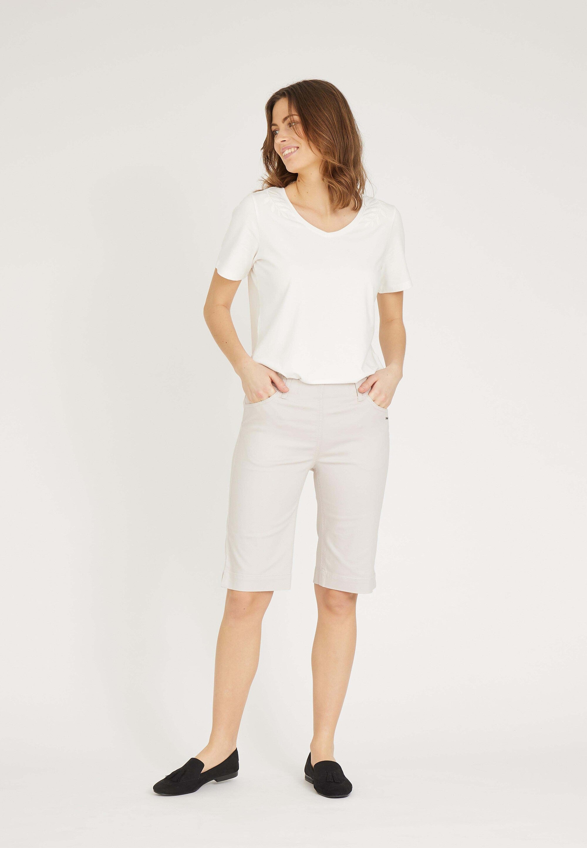 LAURIE Kelly Regular Shorts Regular 25107 Grey Sand