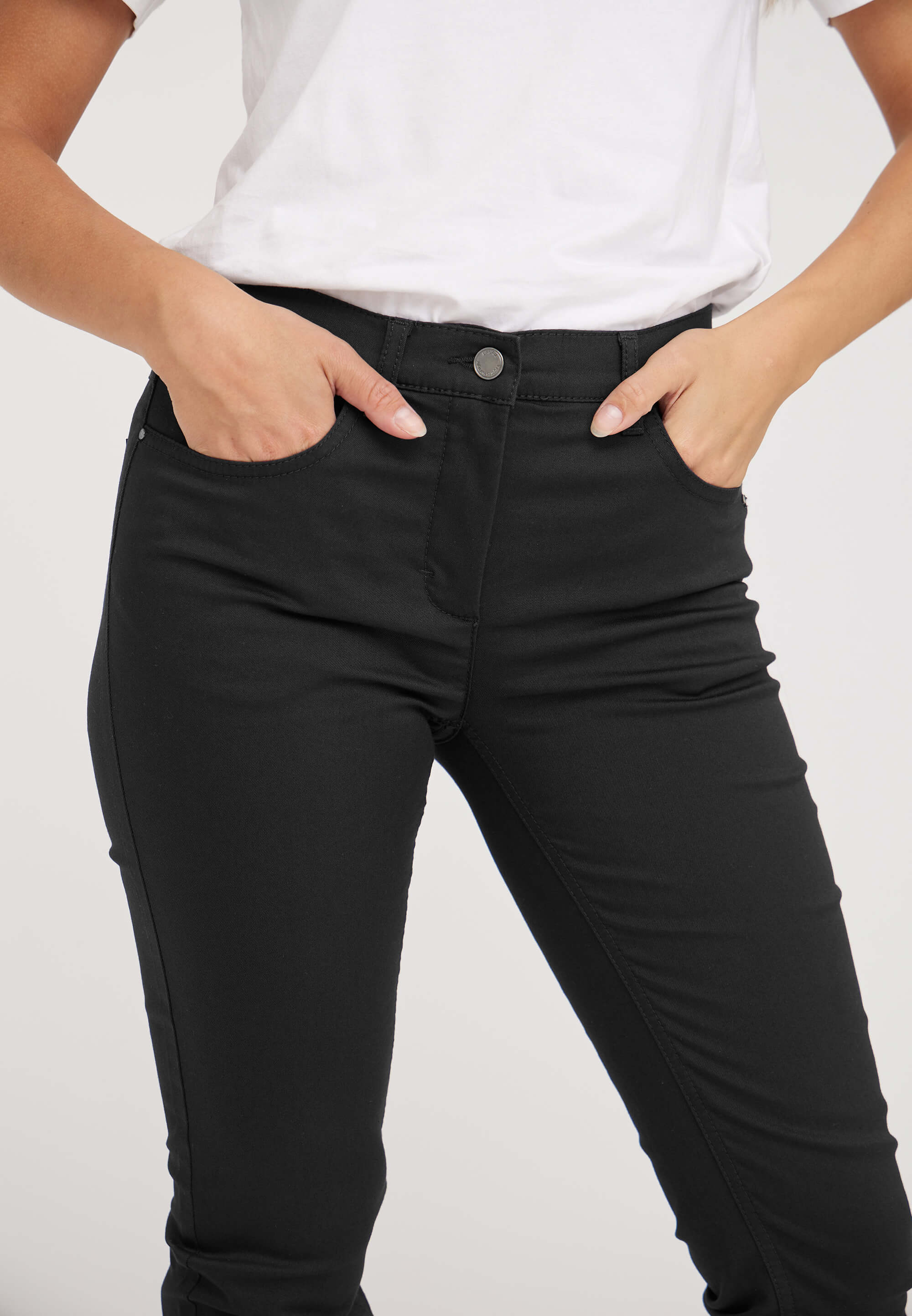 LAURIE Laura Slim - Short Length Slim 99000 Black