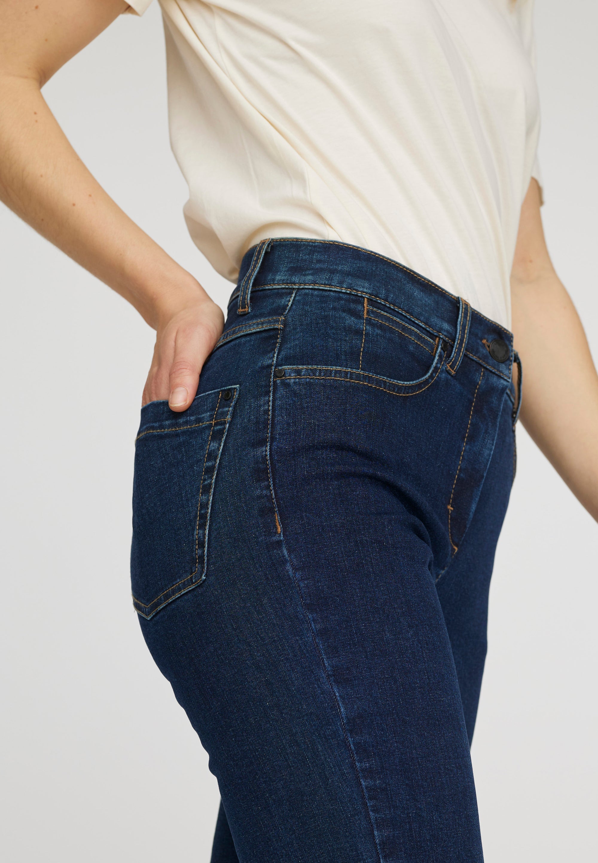 LAURIE Marple Straight - Medium Length Straight 40513 Dark Blue Denim