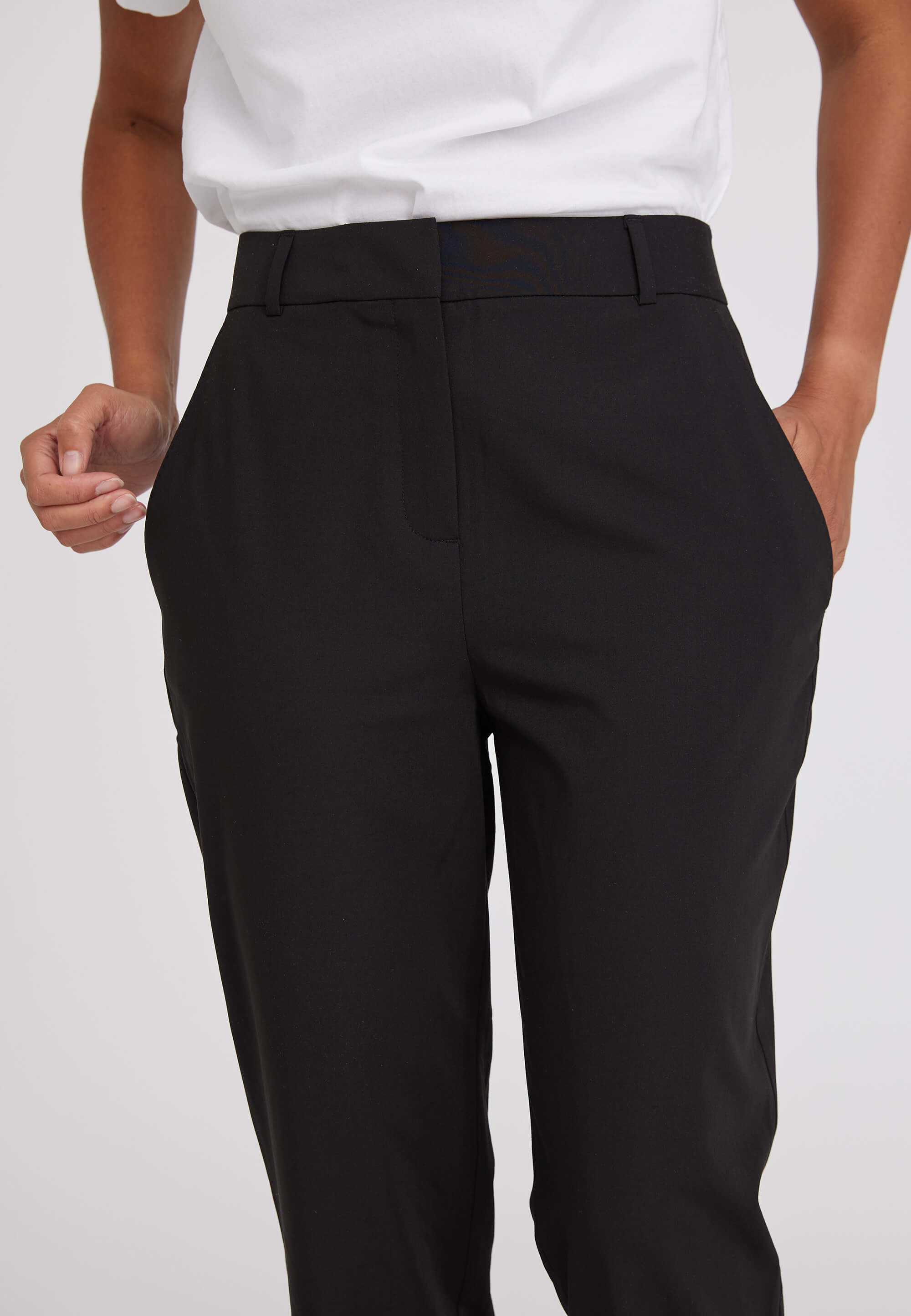 LAURIE Noa Relaxed - Medium Length Relaxed 99000 Black