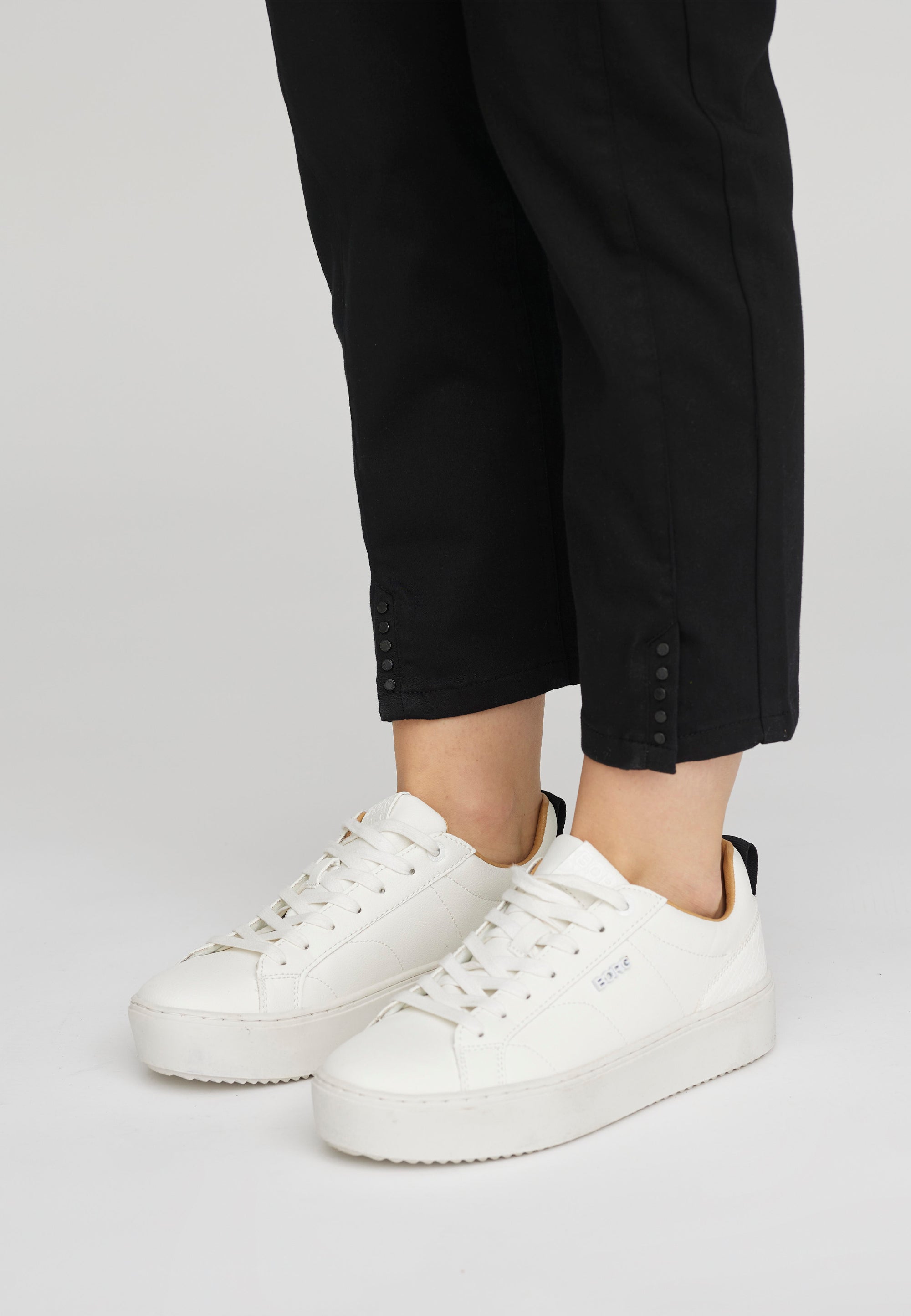 LAURIE Parker Rivet Regular Crop Regular 99000 Black