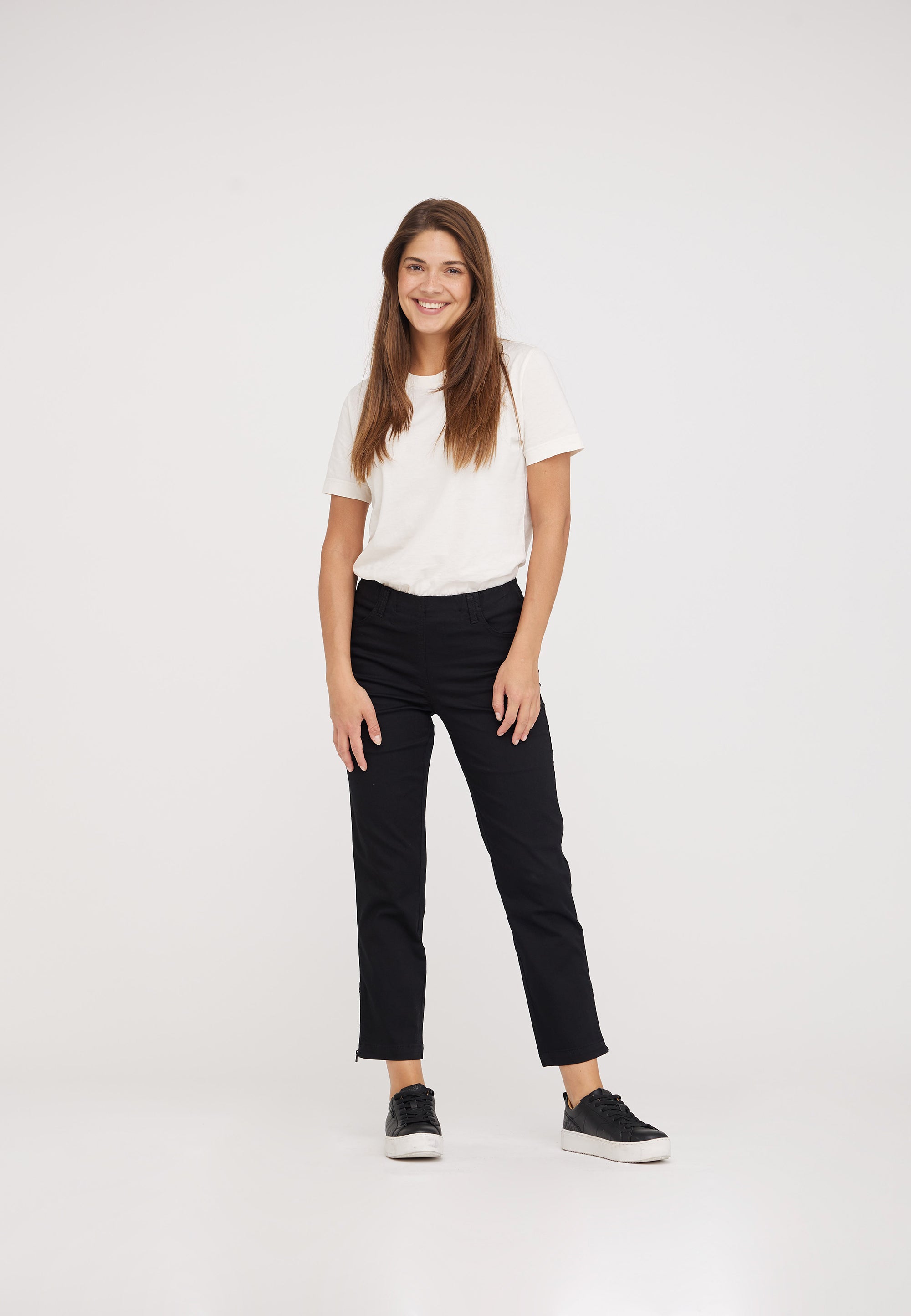 LAURIE Patricia Regular Crop Regular 99000 Black