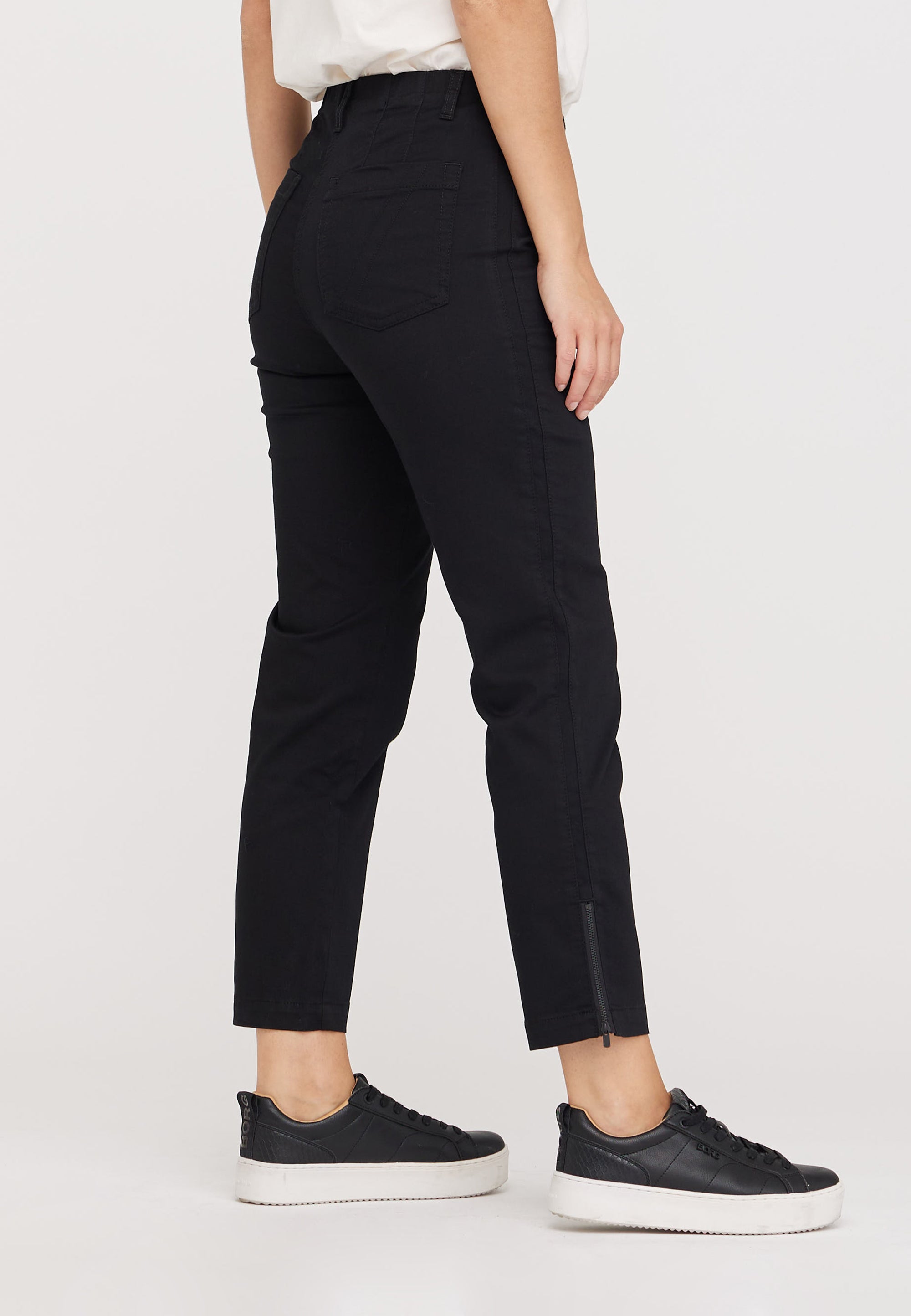 LAURIE Patricia Regular Crop Regular 99000 Black