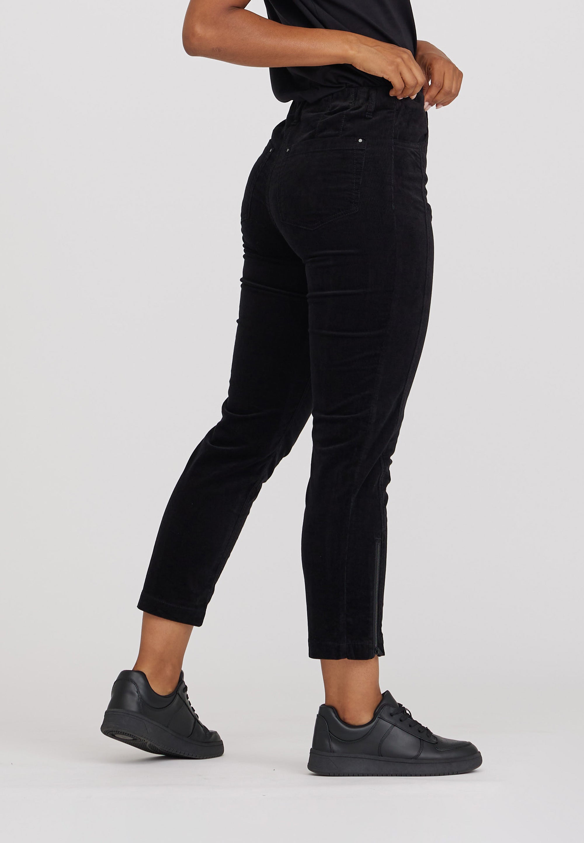 LAURIE Piper Regular Fløyel Crop Regular 99000 Black