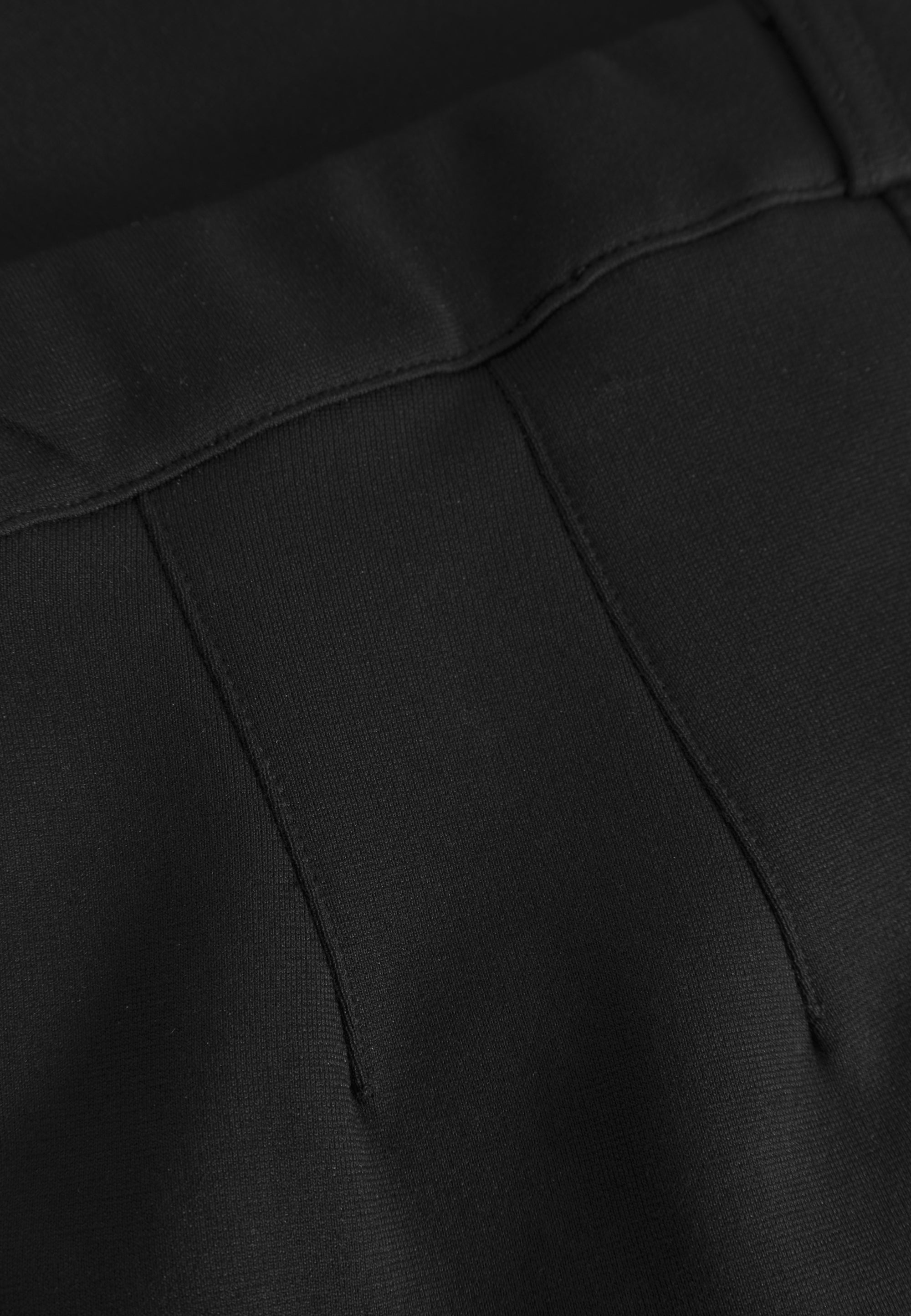 LAURIE Ruby Straight - Short Length Straight 99143 Black brushed