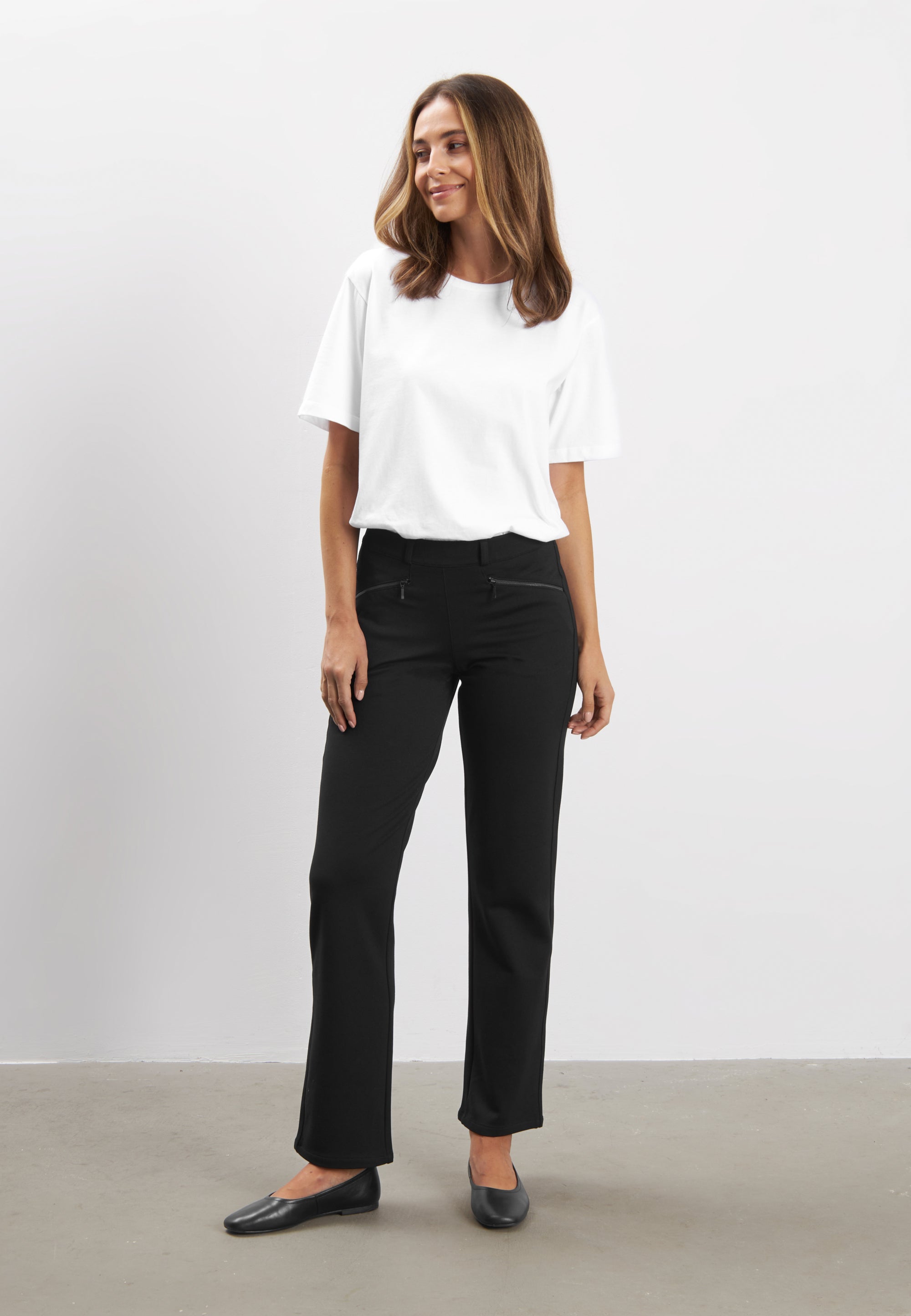 LAURIE Ruby Straight - Short Length Straight 99143 Black brushed