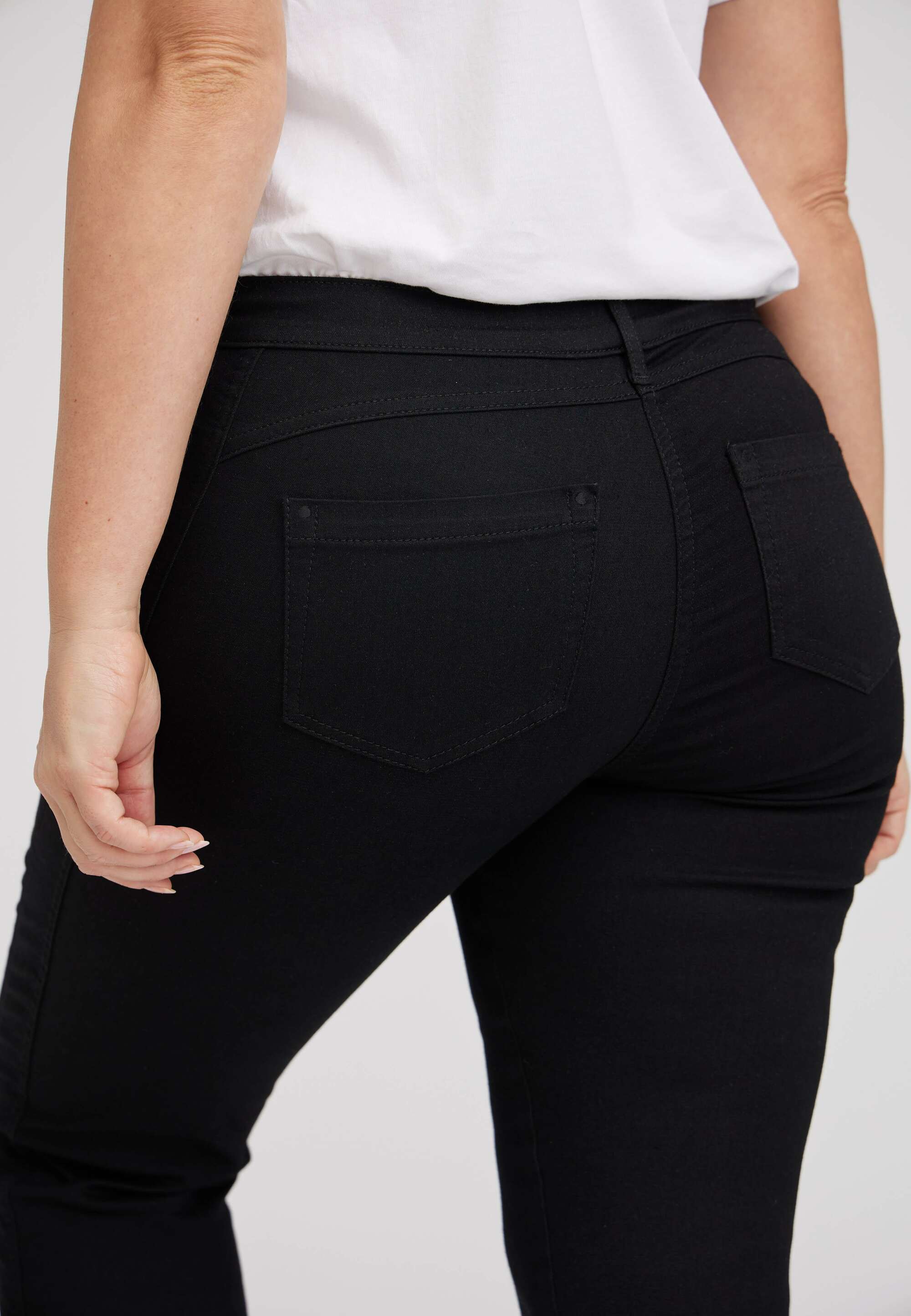 LAURIE Serene 5-pocket Regular - Medium Length Regular 99000 Black