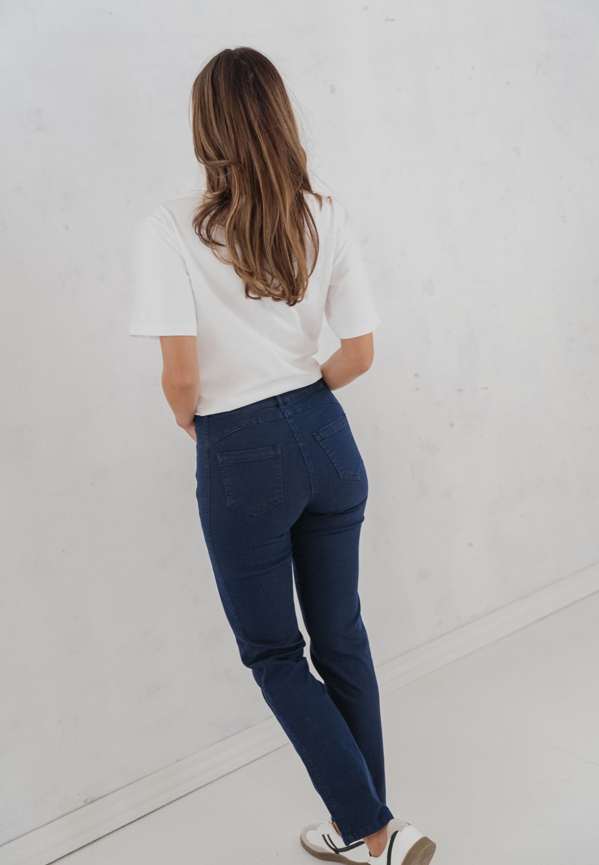 LAURIE Serene 5-pocket Regular - Medium Length Regular 49520 Dark Blue Denim