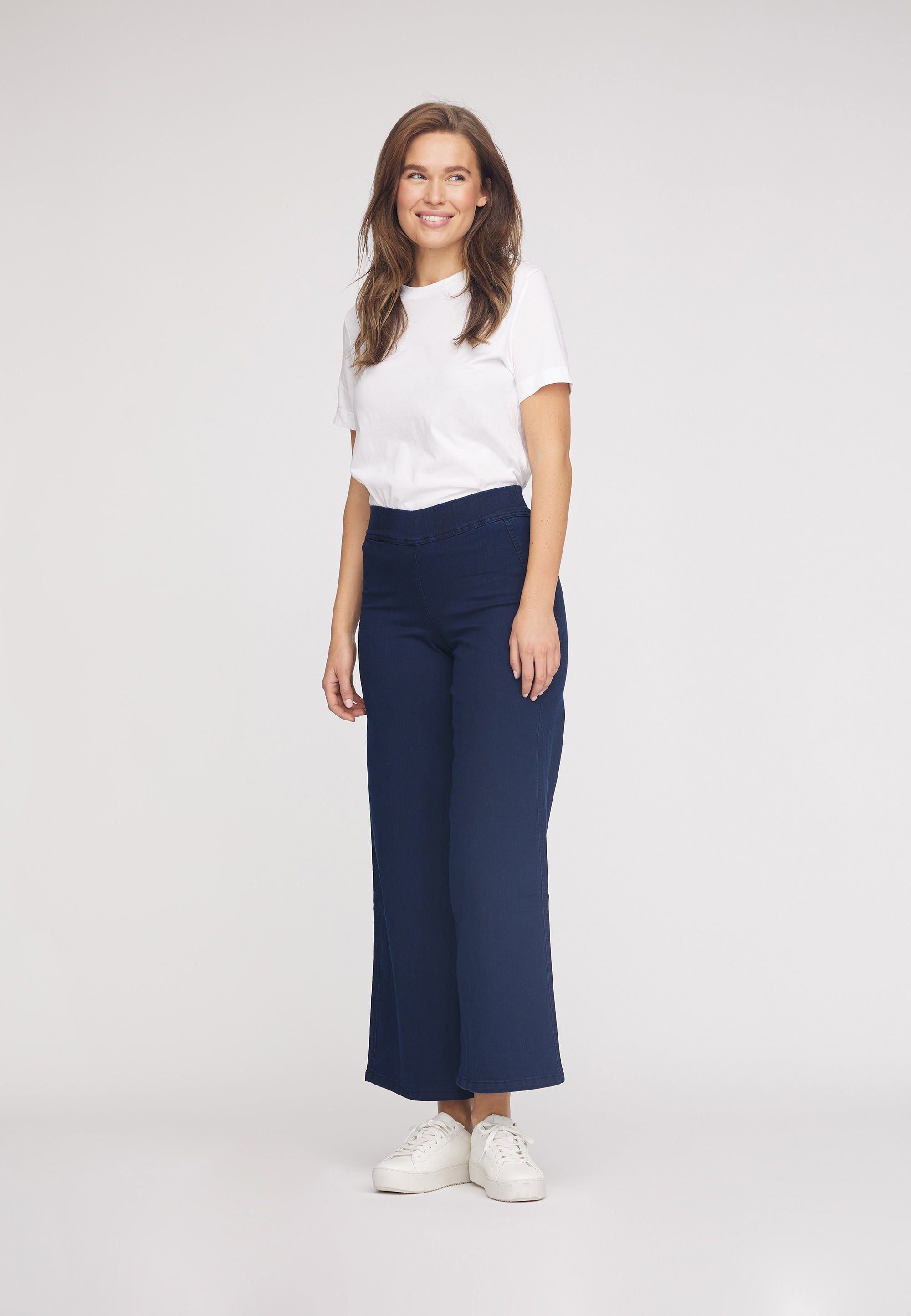 LAURIE Serene Loose - Medium Length Loose 49520 Dark Blue Denim