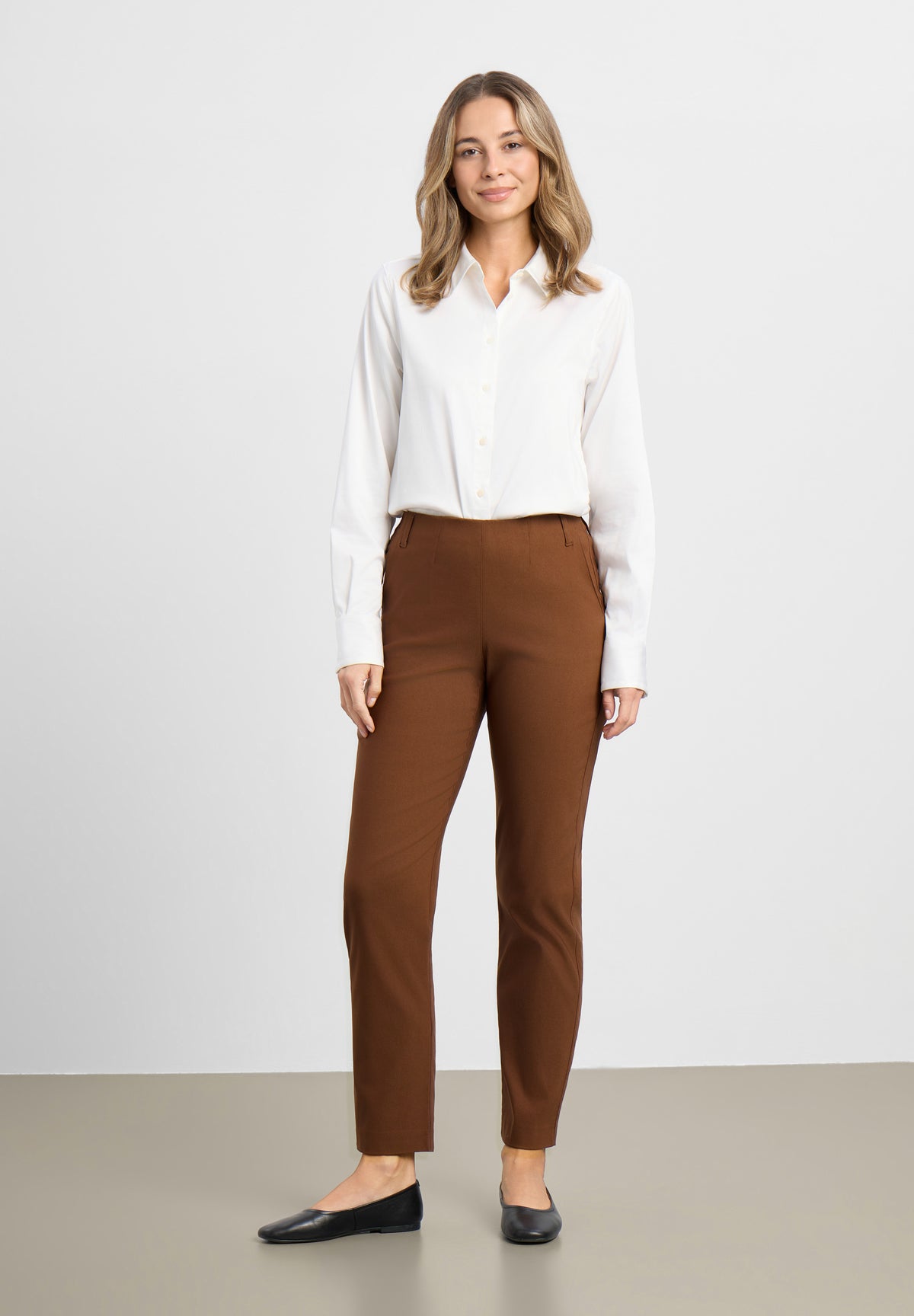 LAURIE Taylor Regular - Short Length Regular 87900 Downtown Brown