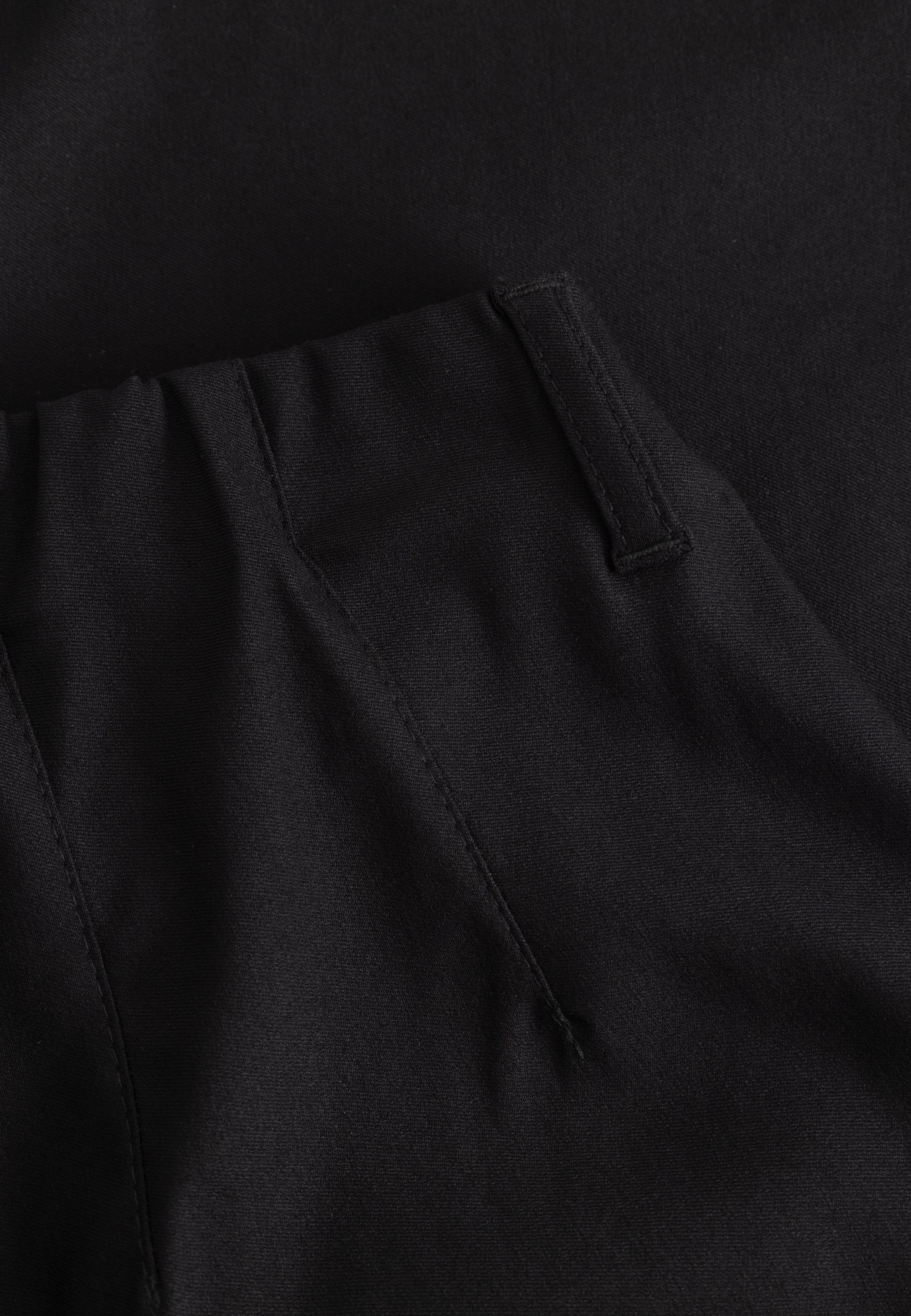 LAURIE Taylor Regular Capri Medium Length Regular 99000 Black