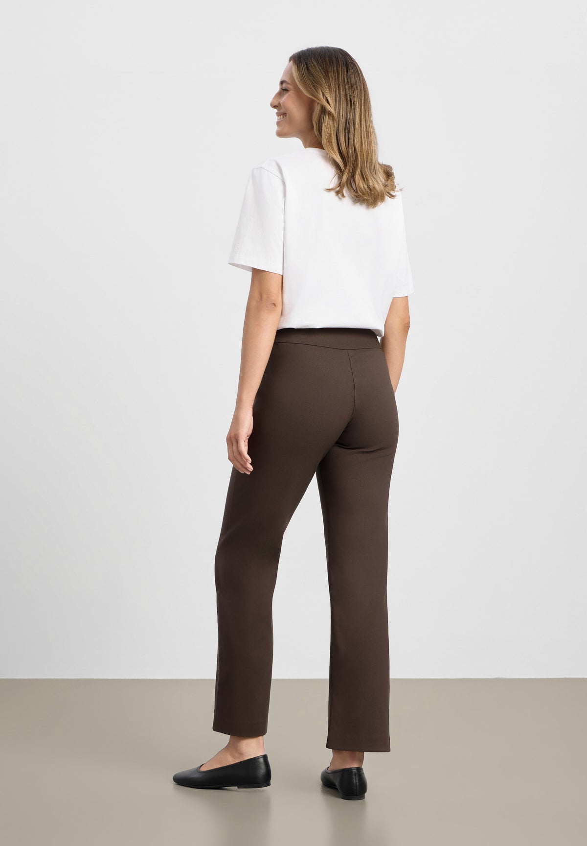 LAURIE Thea Straight - Short Length Straight 88000 Brown
