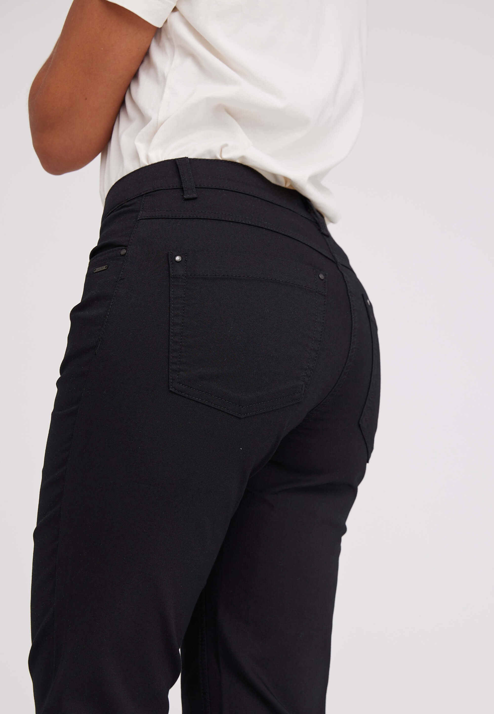 LAURIE Amelia Straight - Medium Length Straight 99000 Black