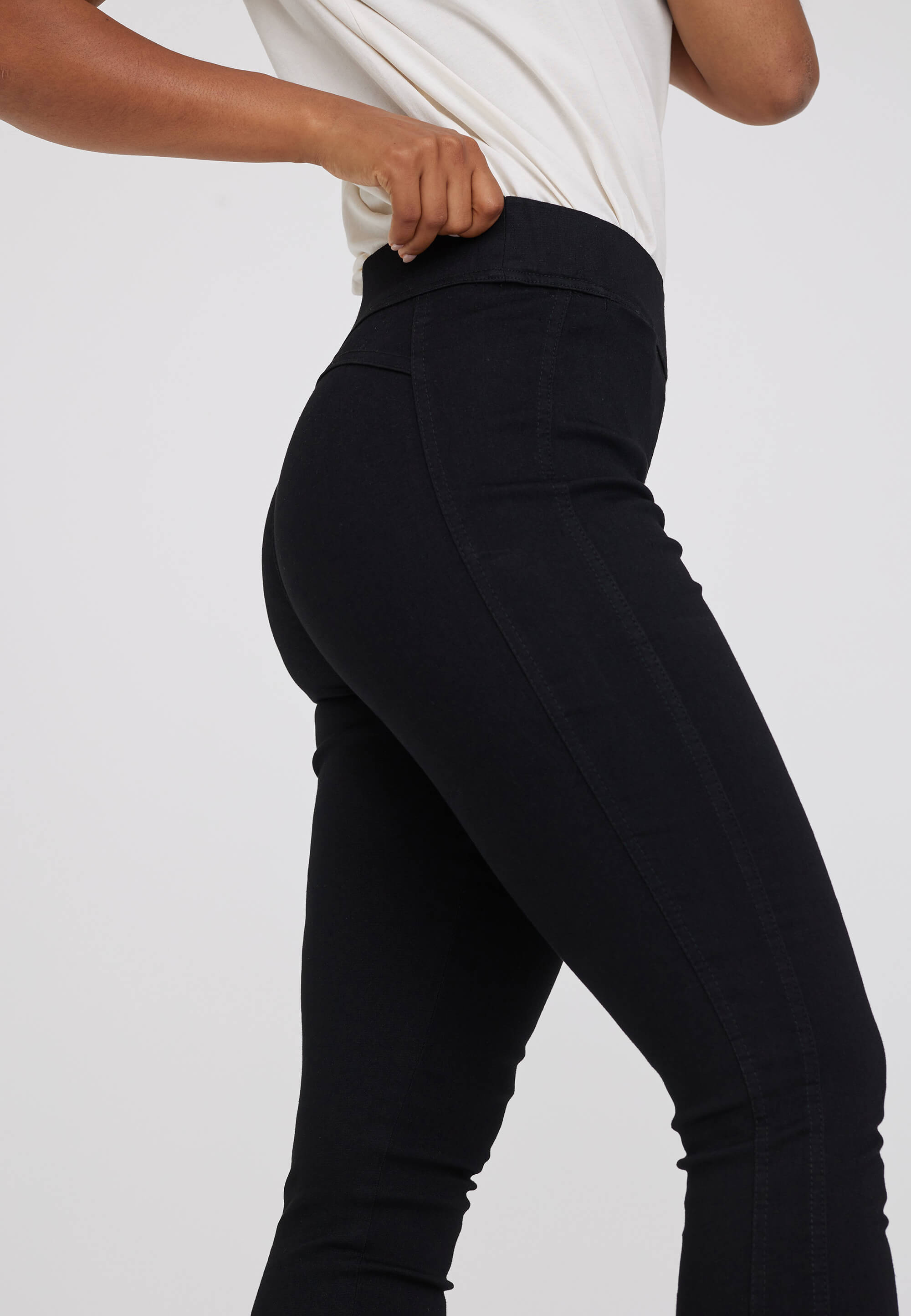 LAURIE Serene Slim - Short Length Slim 99000 Black