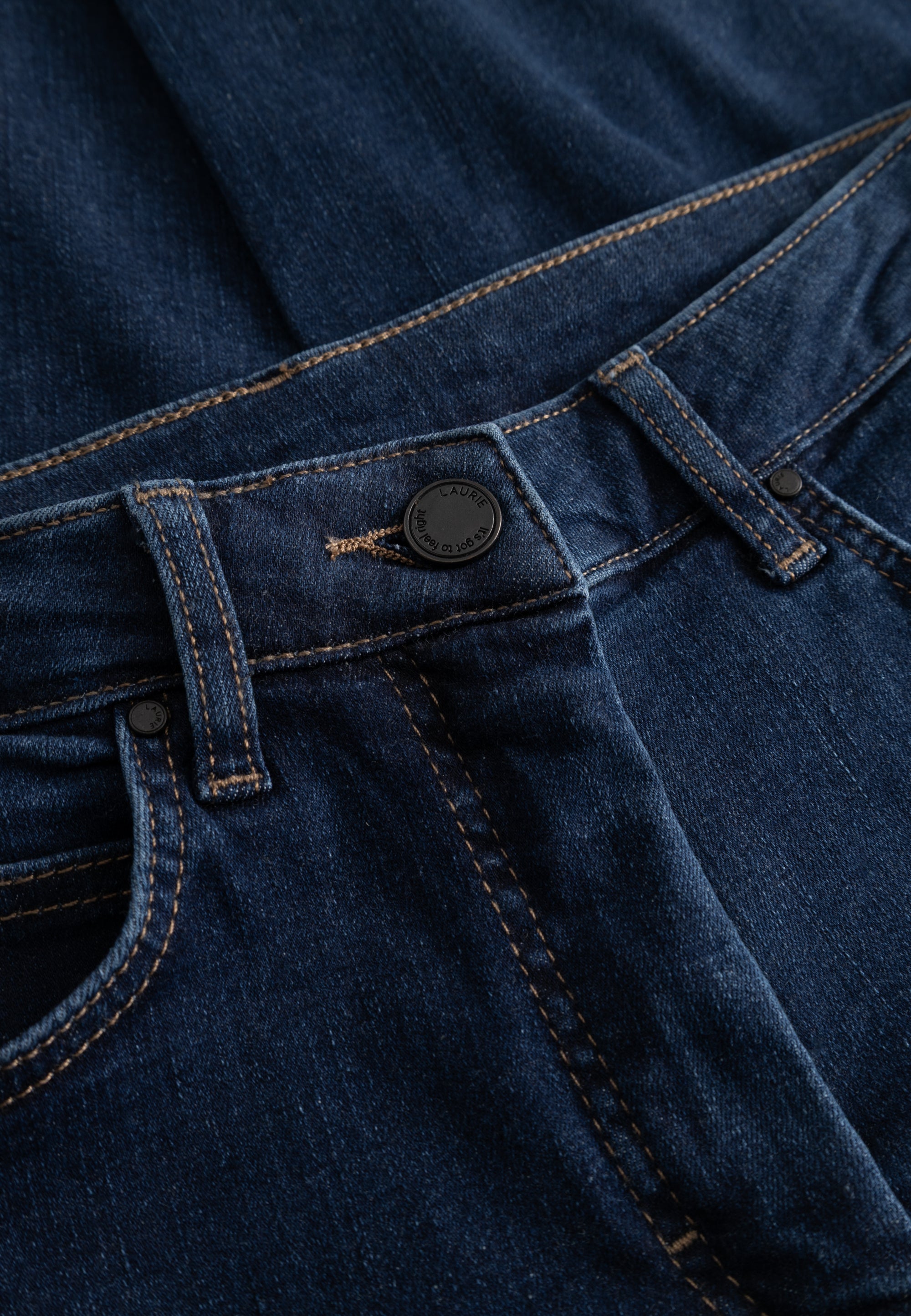 LAURIE Amelia Raw Straight Cropped Straight 40513 Dark Blue Denim