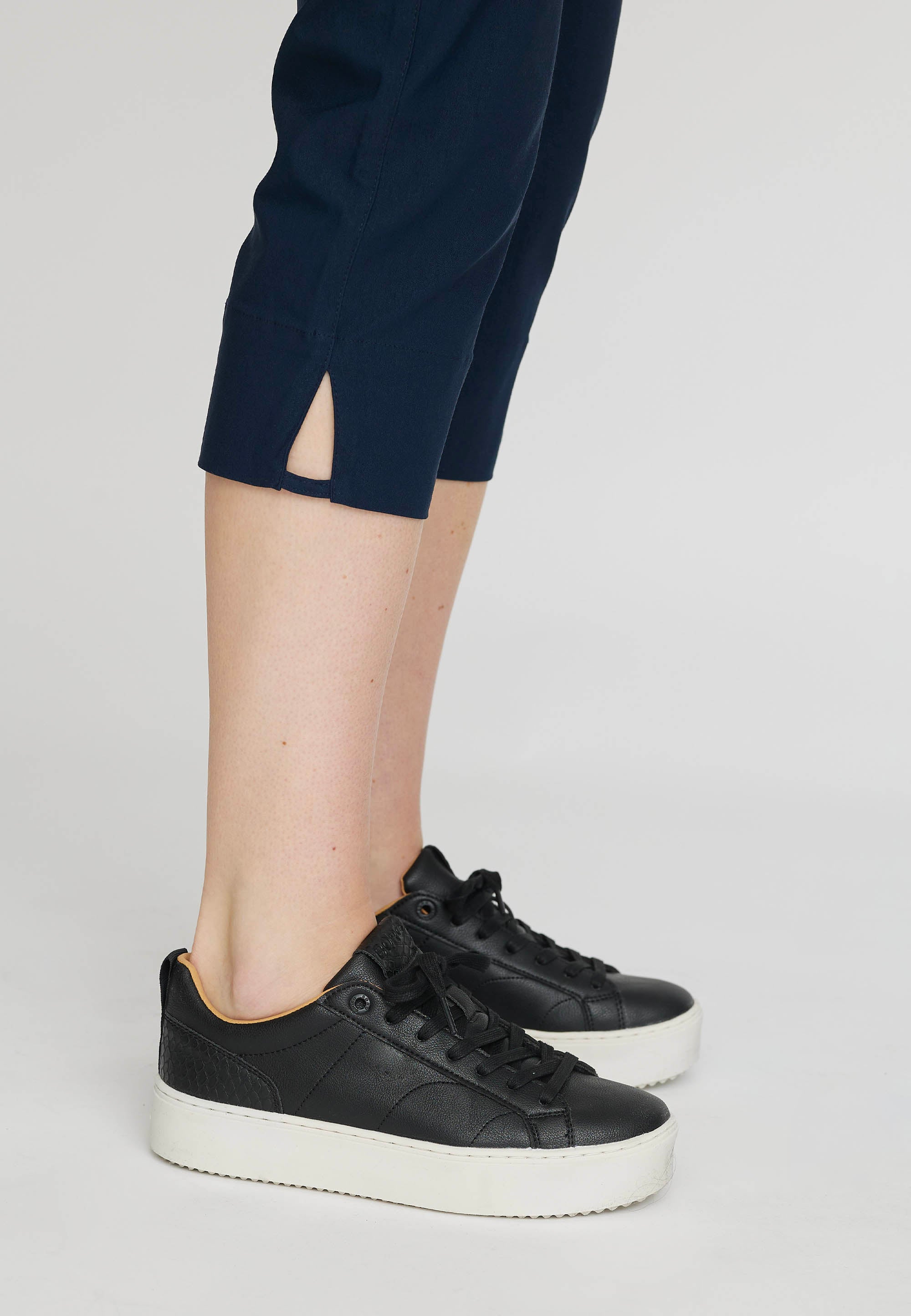 LAURIE Anabelle Regular Capri Medium Length Regular 49970 Navy