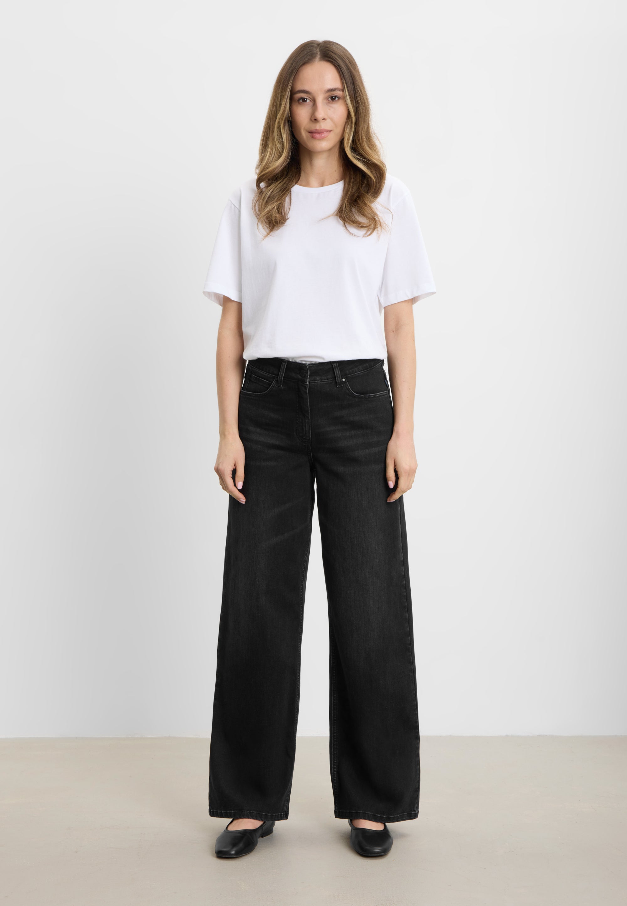 LAURIE Carol Loose - Medium Length Loose 99399 Washed Black Denim