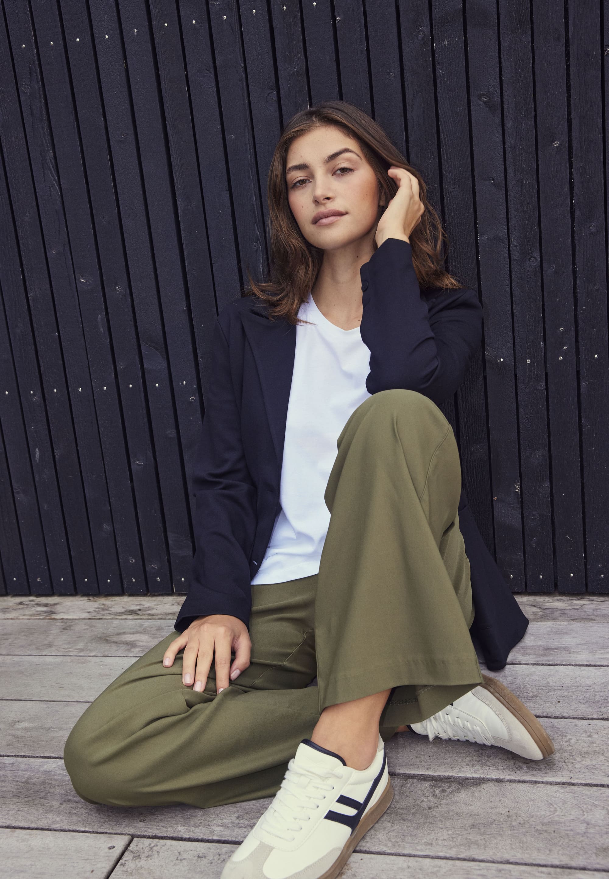 LAURIE  Donna Loose - Medium Length Loose 55000 Dried Olive