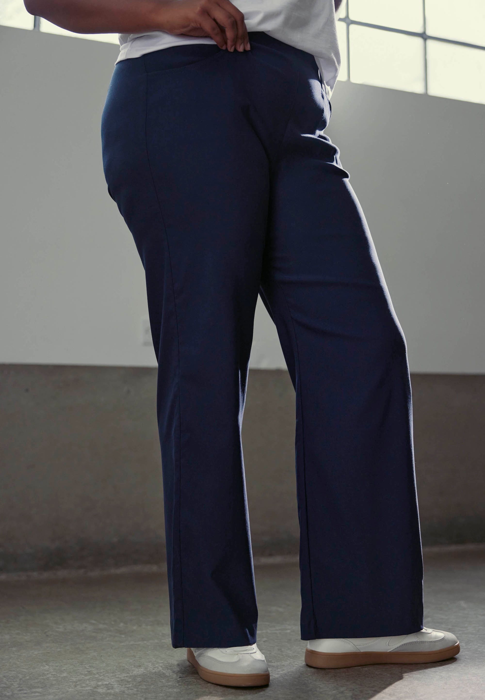 LAURIE  Donna Loose - Medium Length Loose 49000 Navy