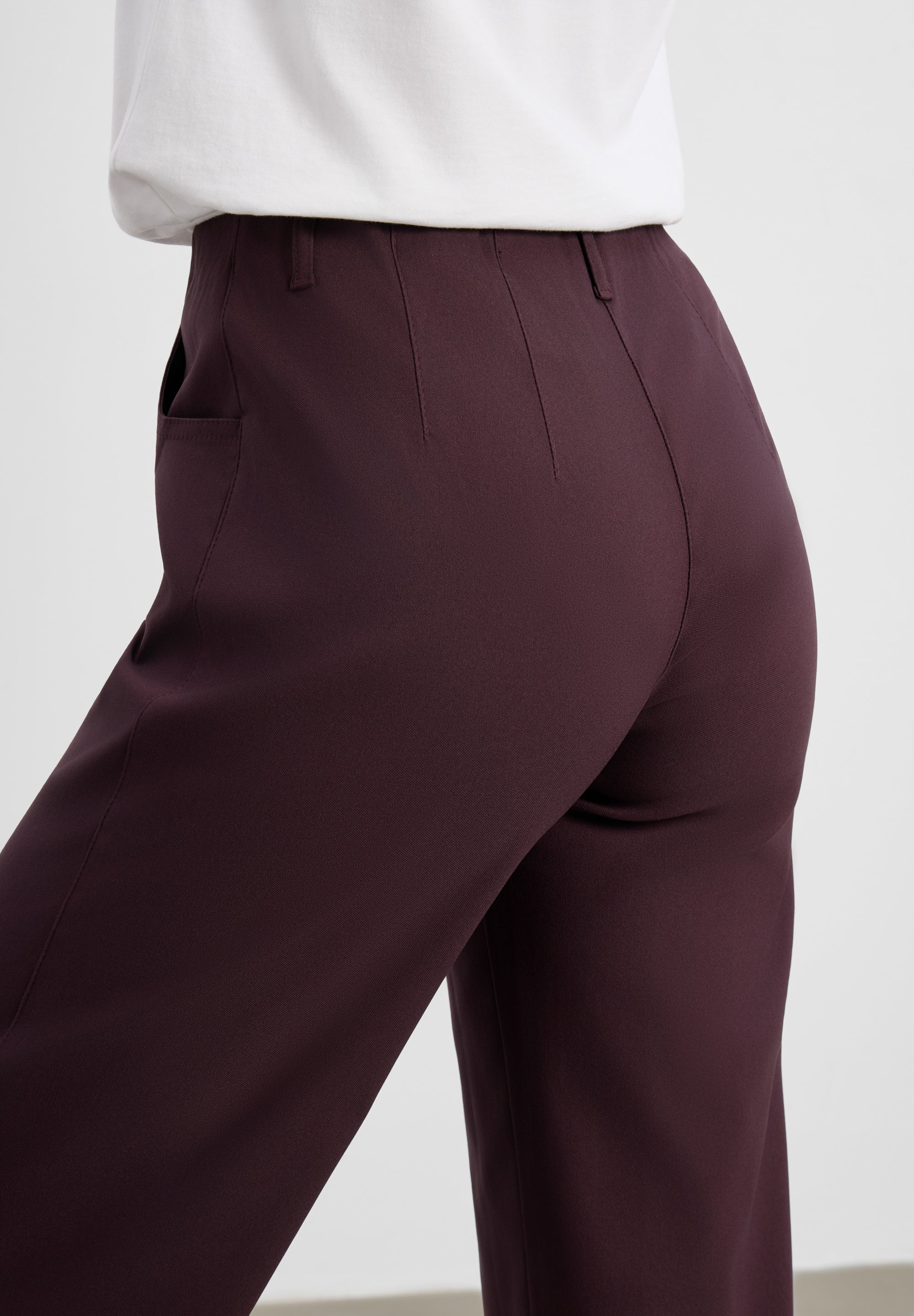LAURIE Donna Loose - Short Length Loose 68000 Dark Plum