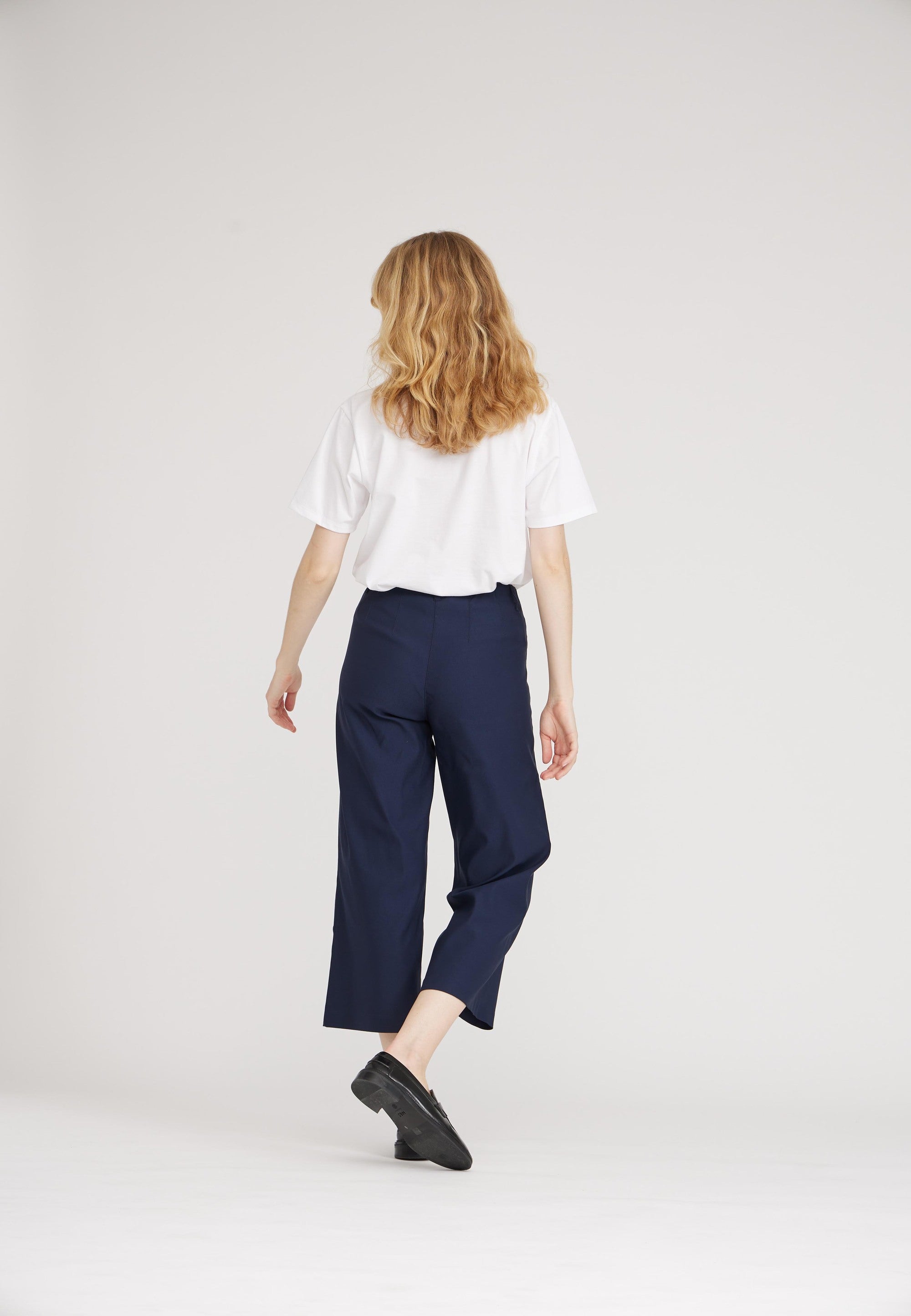 LAURIE Donna Loose Crop Trousers LOOSE 49000 Navy