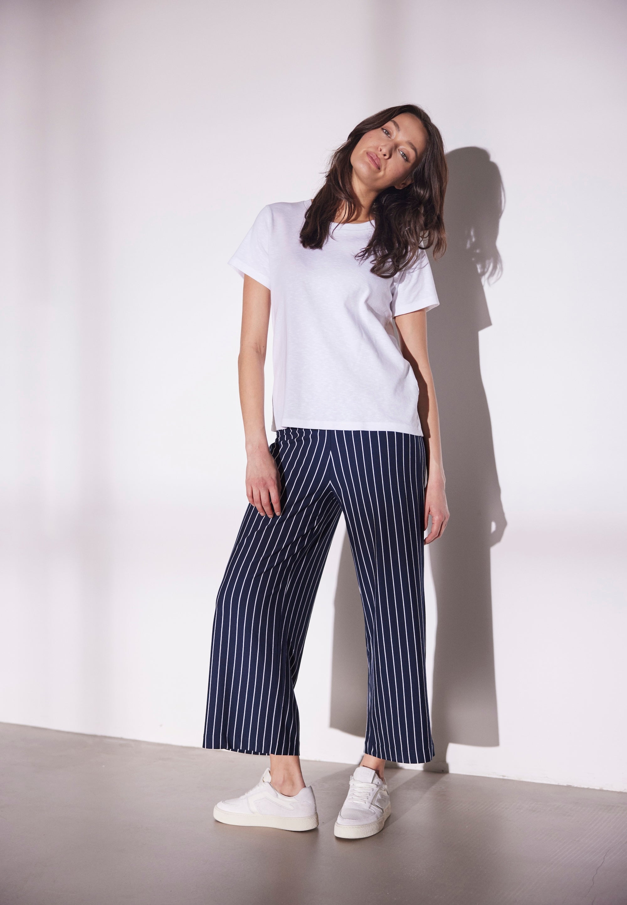 LAURIE Donna Loose Crop Trousers LOOSE 49222 Navy Stripe