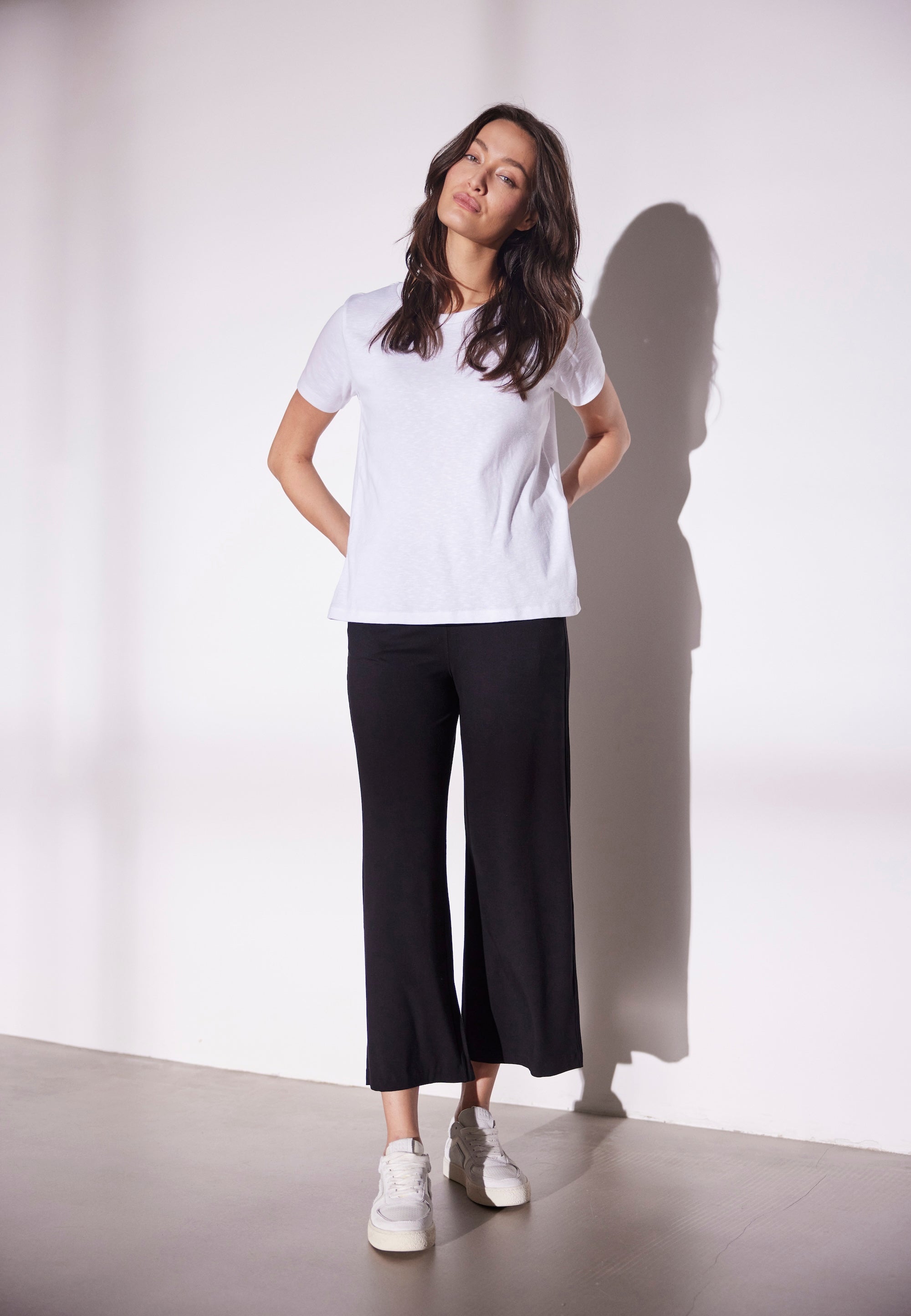 LAURIE Donna Loose Cropped Loose 99104 Black