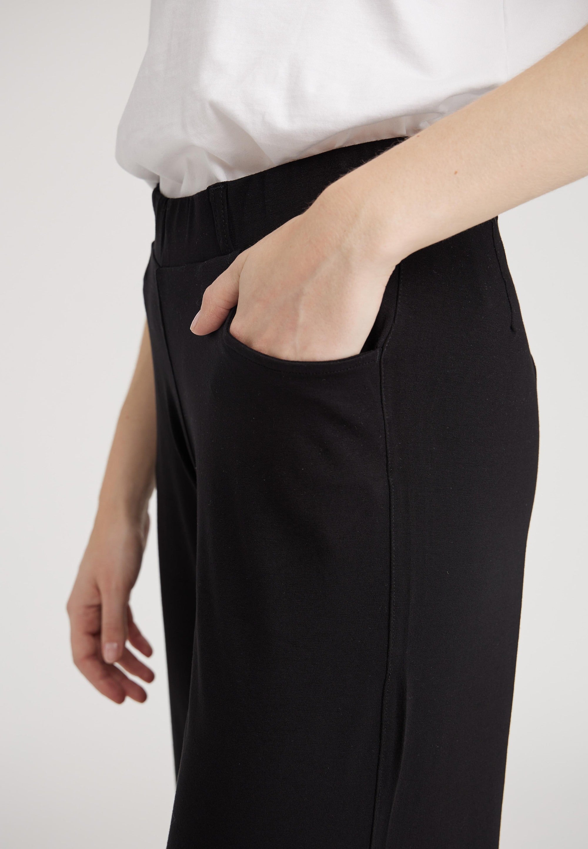 LAURIE Donna Loose Cropped Loose 99104 Black