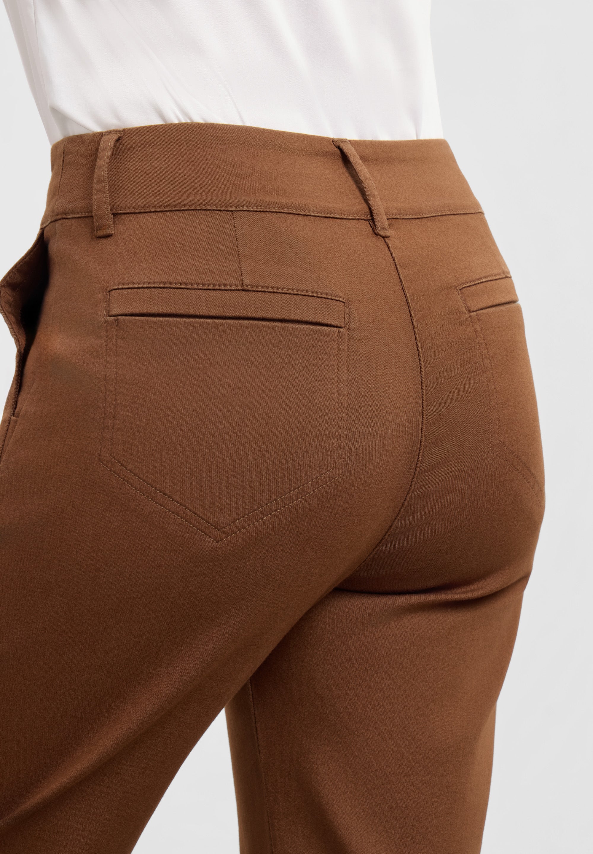 LAURIE Gwen Straight ML Straight 87900 Downtown Brown