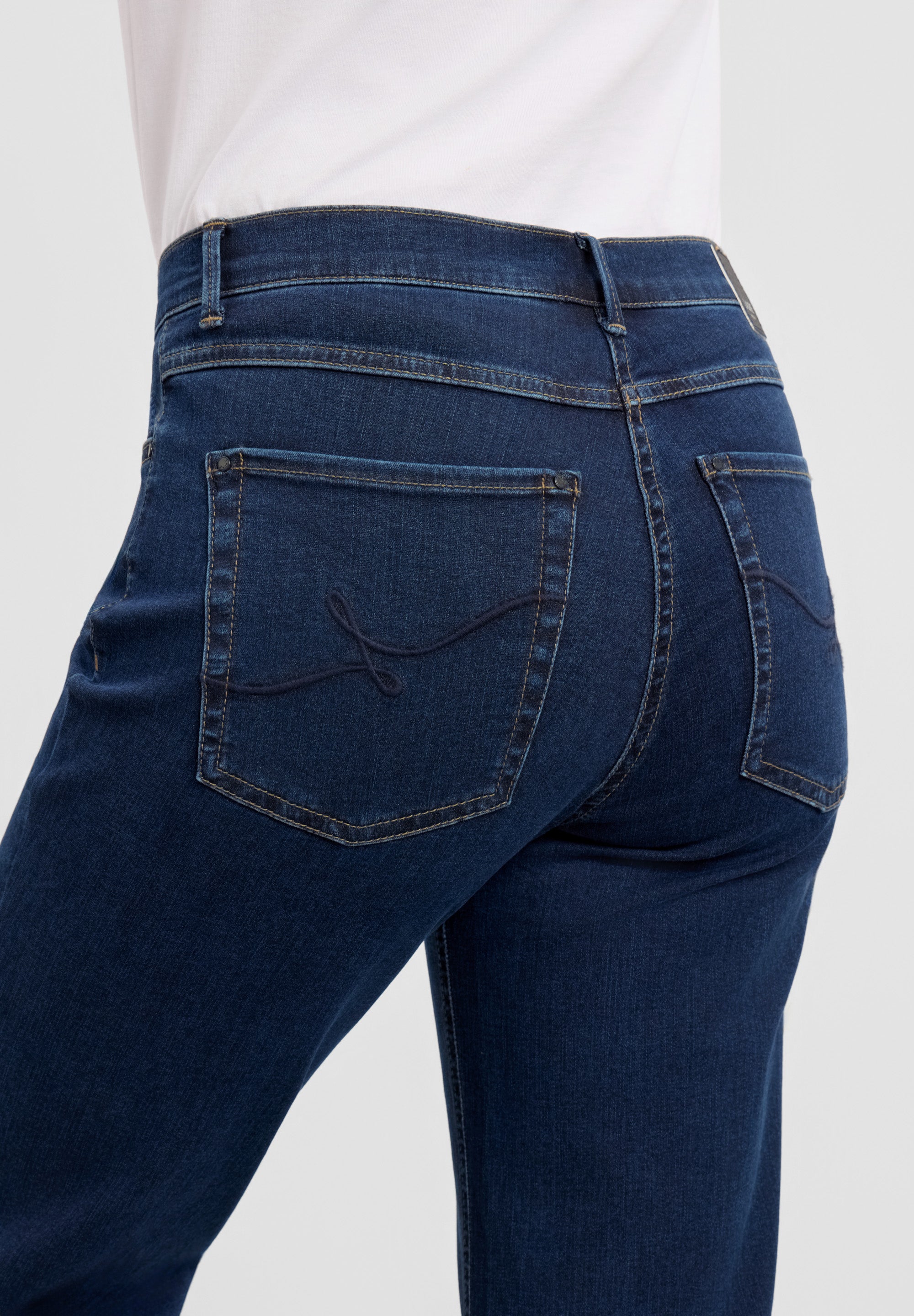 LAURIE Marple Straight - Medium Length Straight 40513 Dark Blue Denim