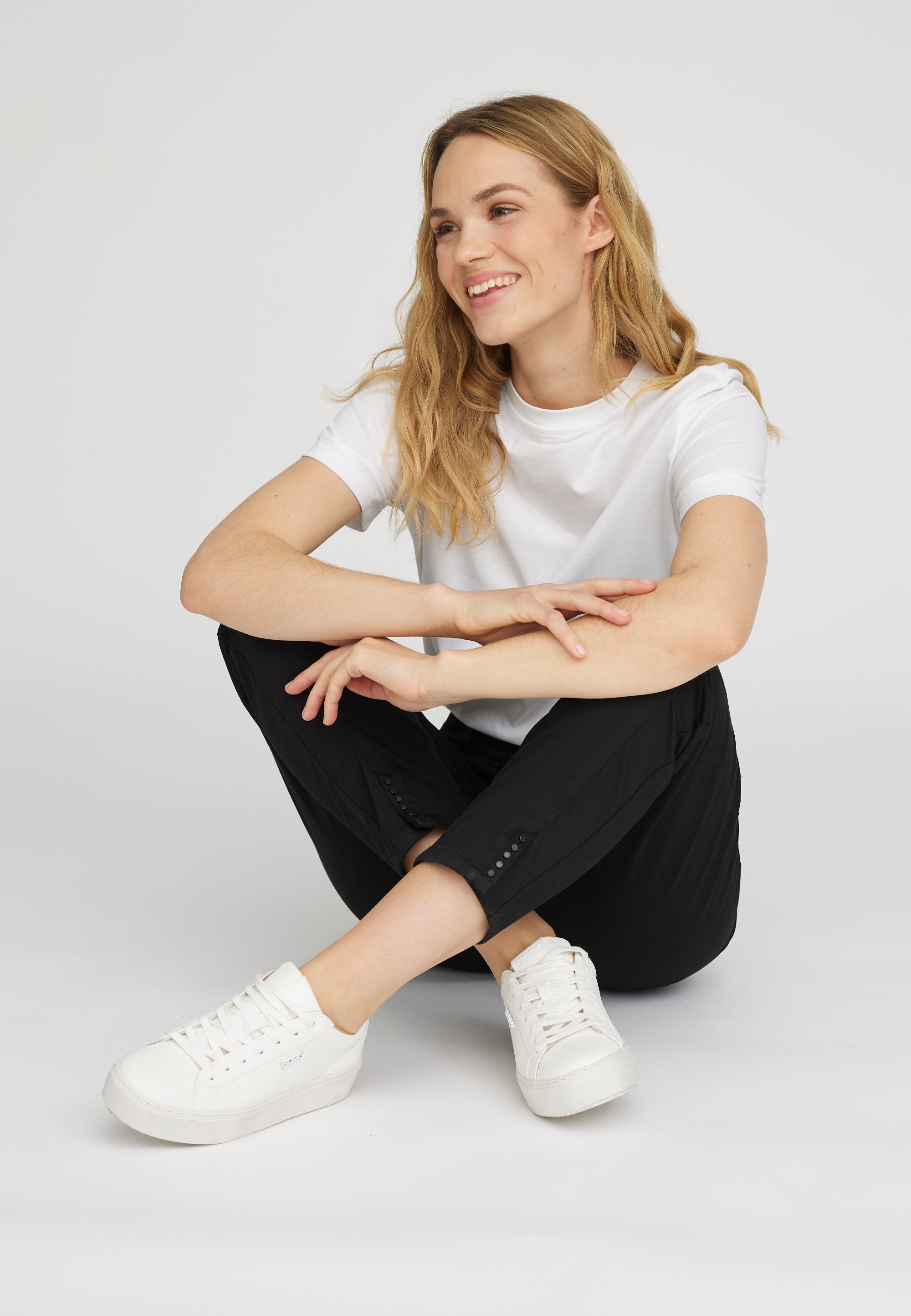 LAURIE Parker Rivet Regular Crop Regular 99000 Black