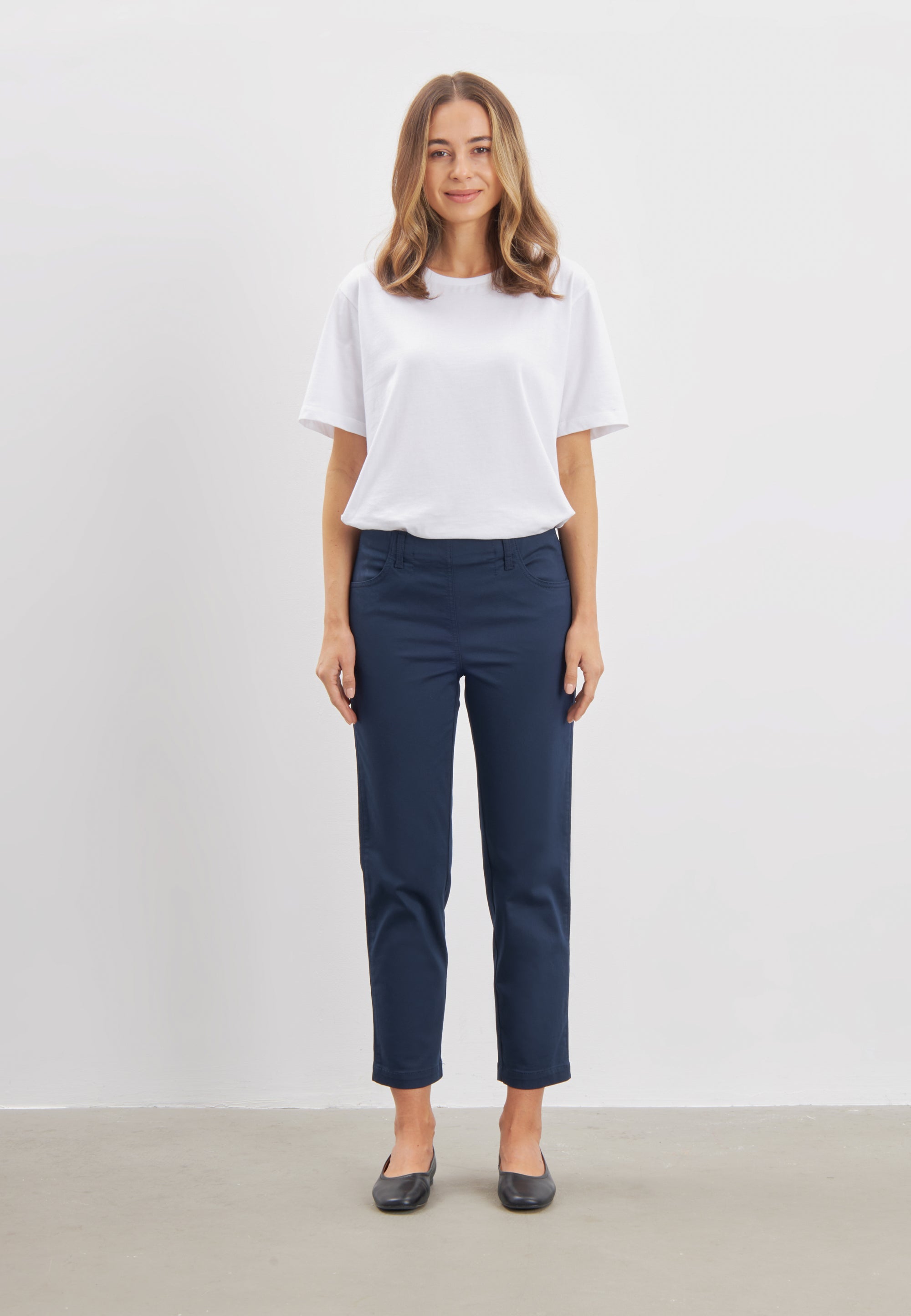 LAURIE Patricia Pure Regular Crop Trousers REGULAR 49000 Navy