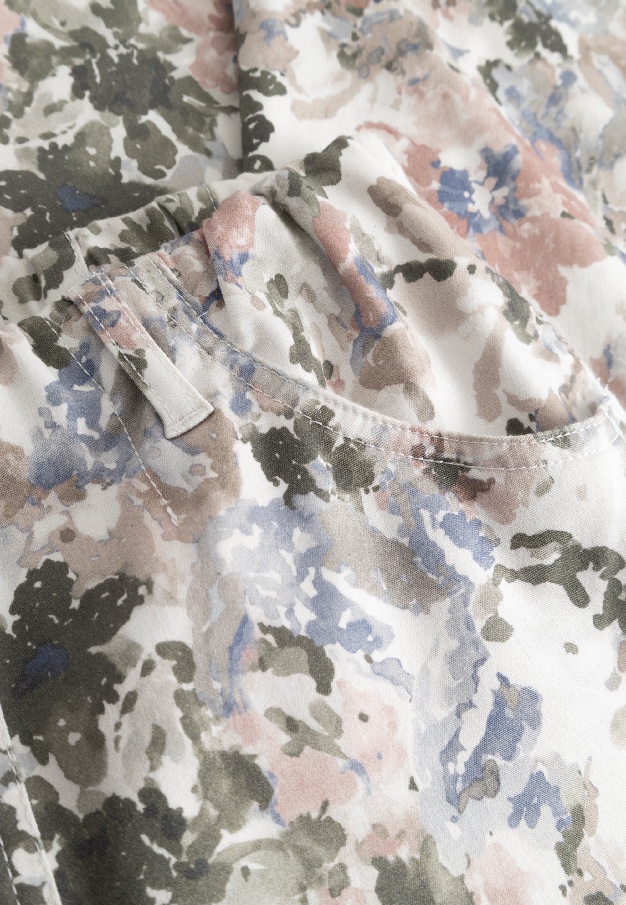 LAURIE Patricia Pure Regular Cropped Regular 55140 Khaki watercolour print