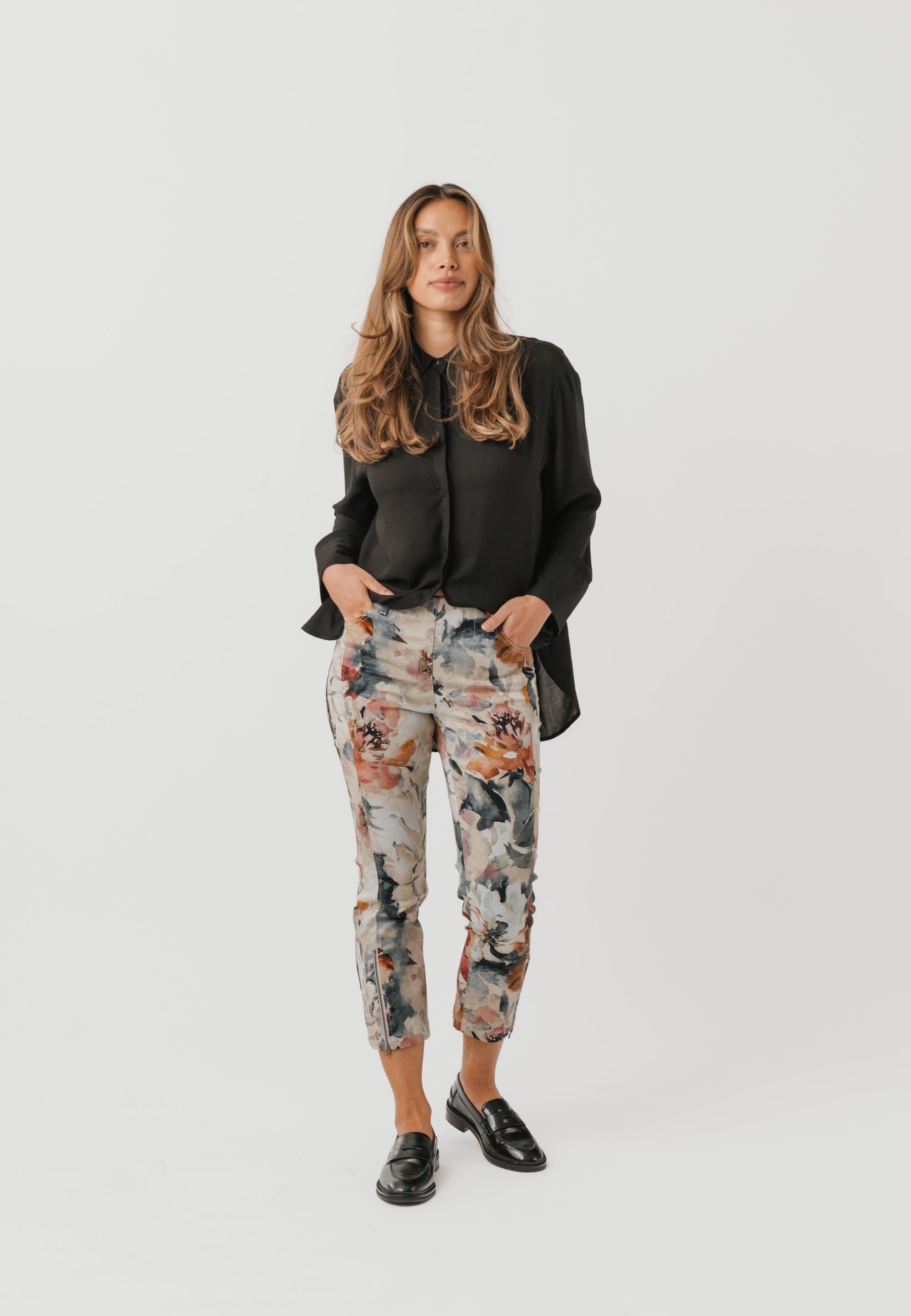 LAURIE Piper Regular Crop Regular 25016 Grey Sand Print