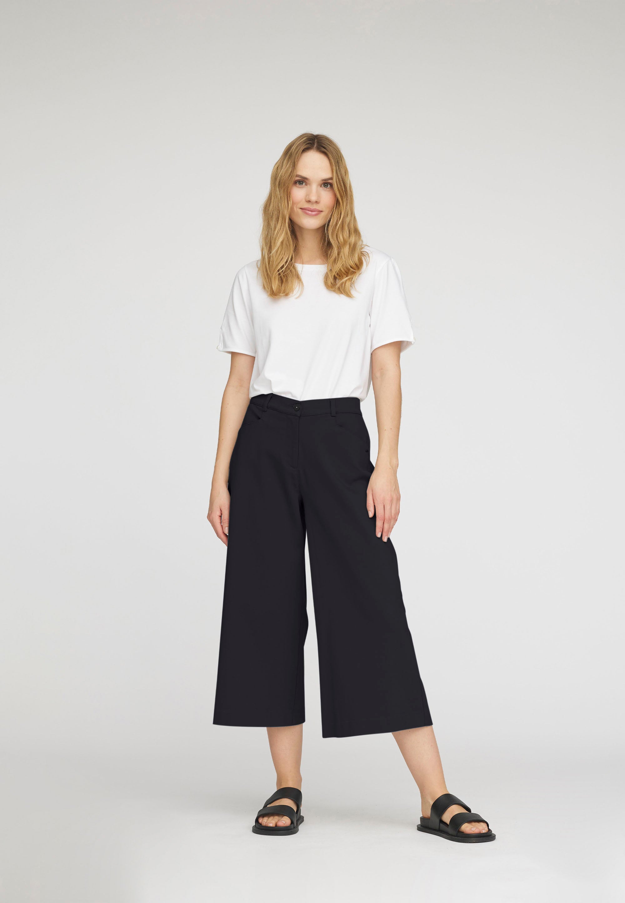LAURIE Rachel Loose Crop Loose 99000 Black