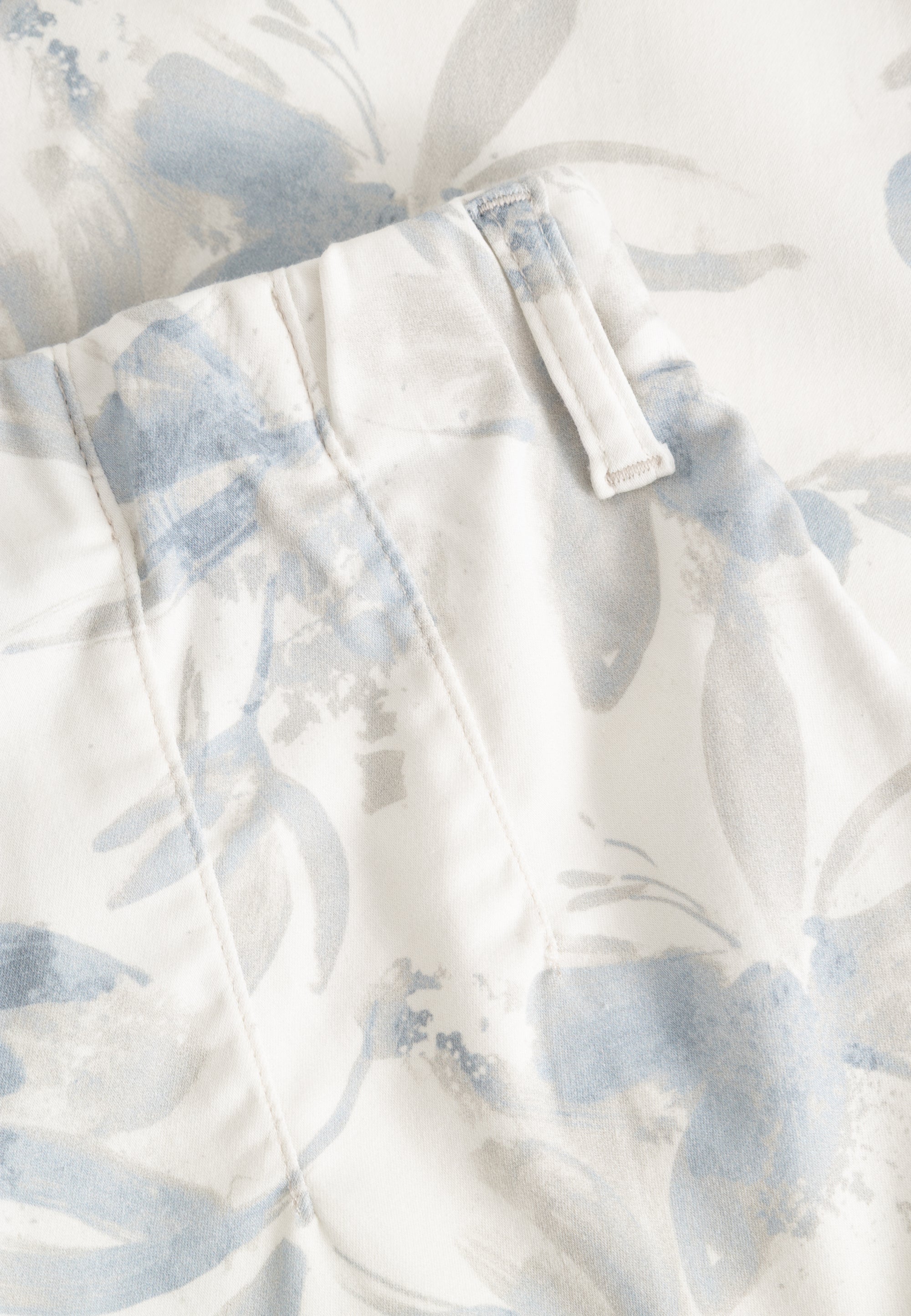 LAURIE Taylor Regular Capri ML Regular 44140 Blue flower print