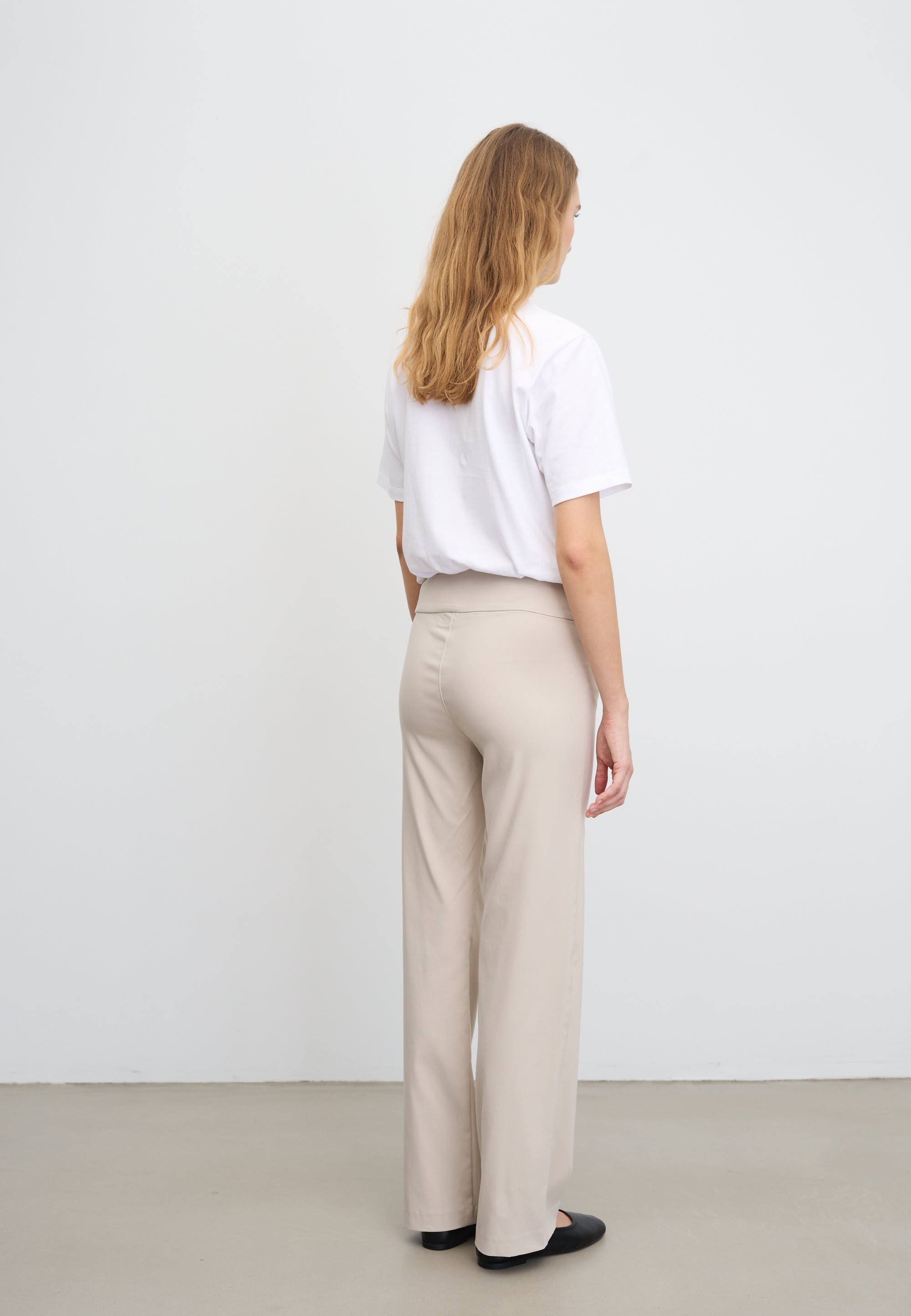 LAURIE  Thea Straight - Medium Length Straight 25000 Grey Sand