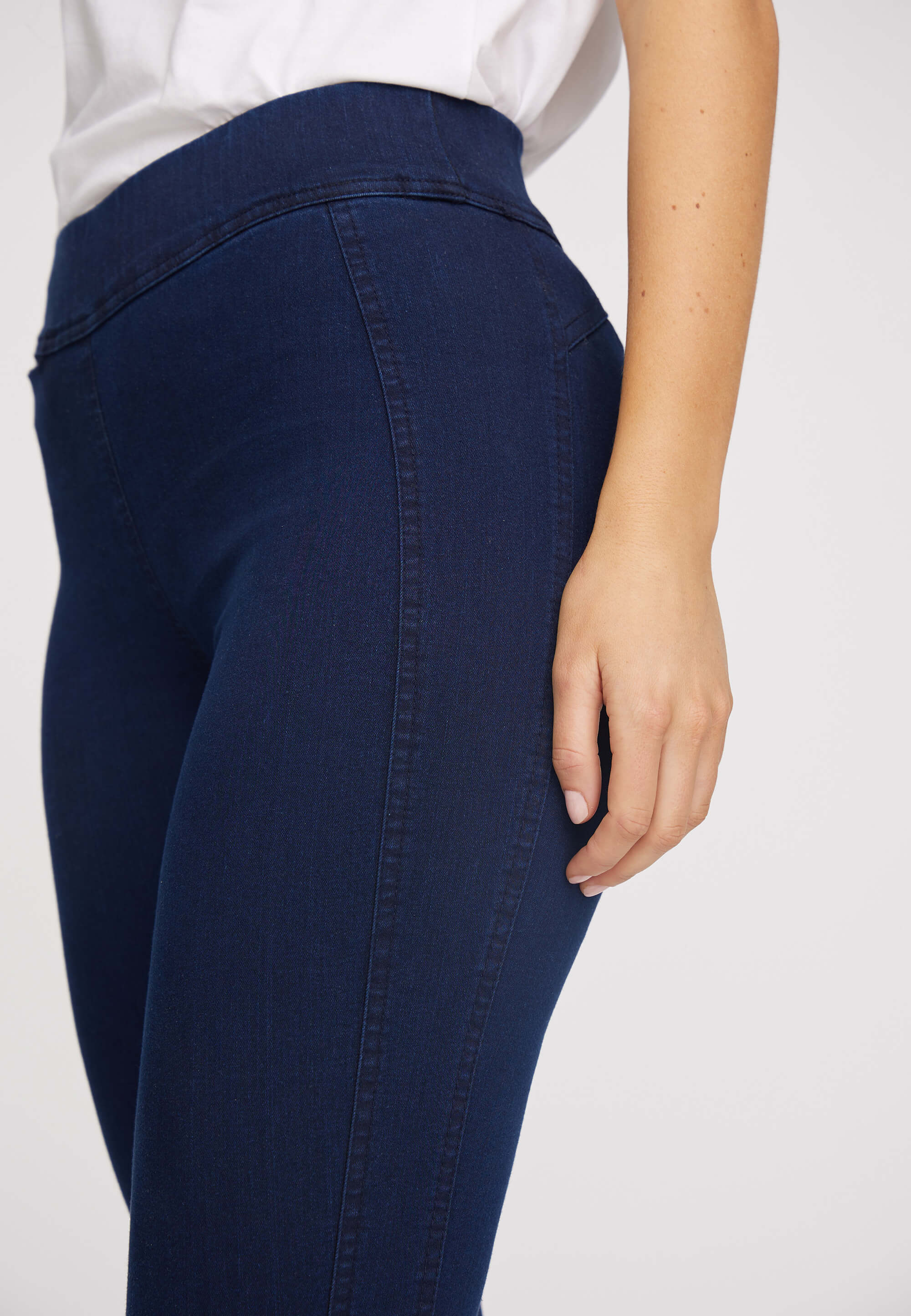 LAURIE Serene Slim - Short Length Trousers SLIM 49520 Dark Blue Denim